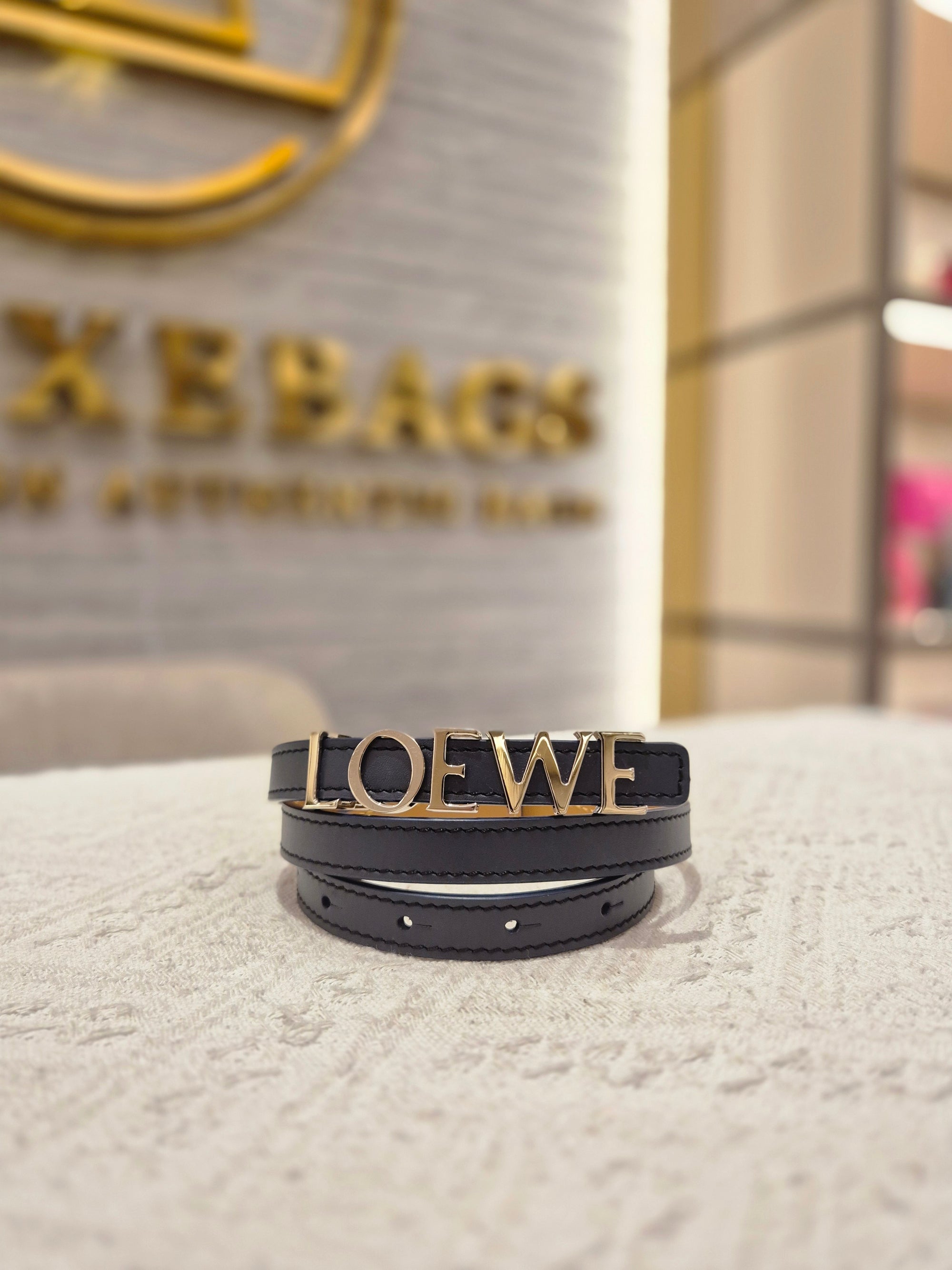 Loewe Belt Font