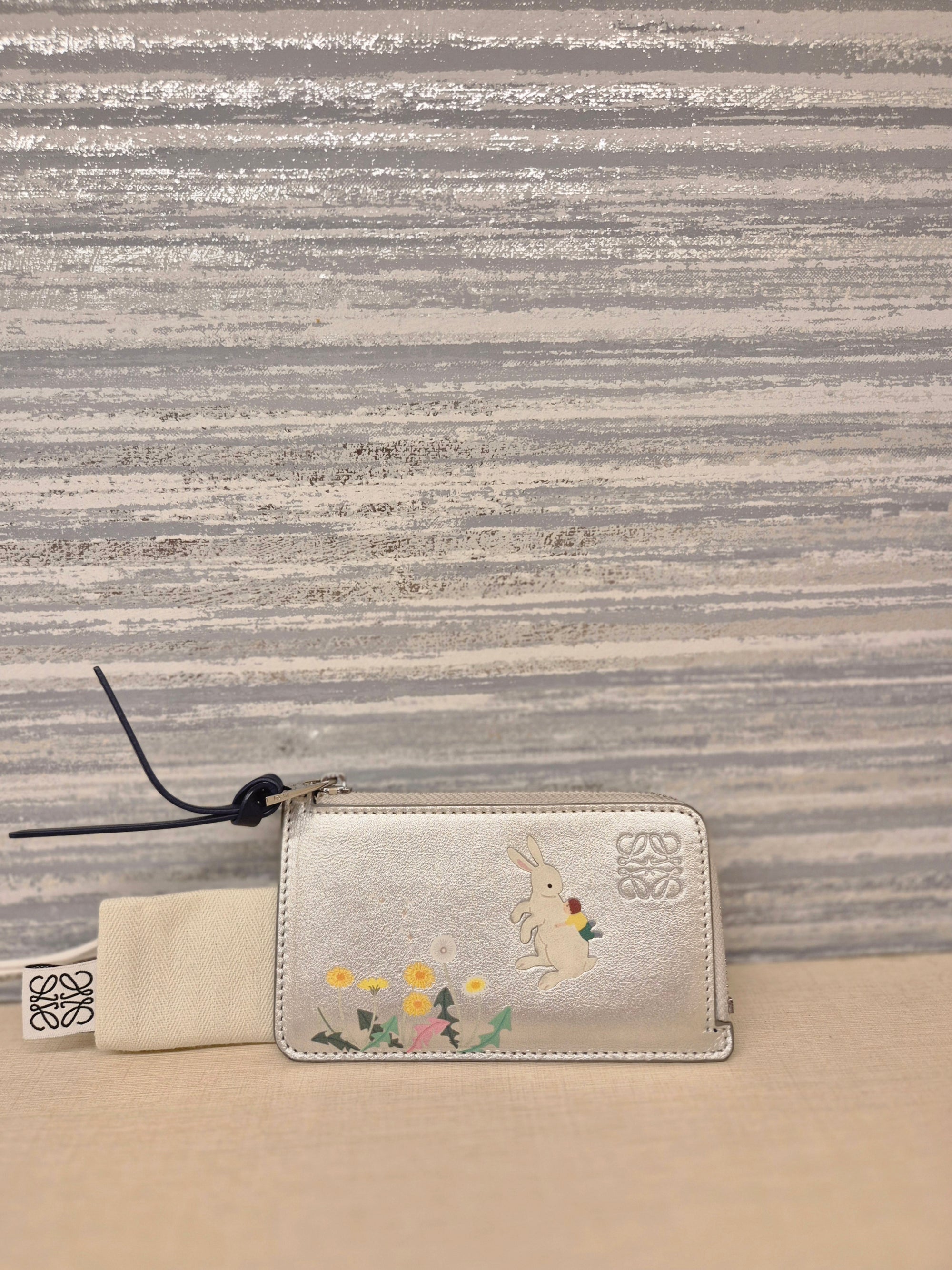 Loewe Zippy Card Holder Silver Rabbit