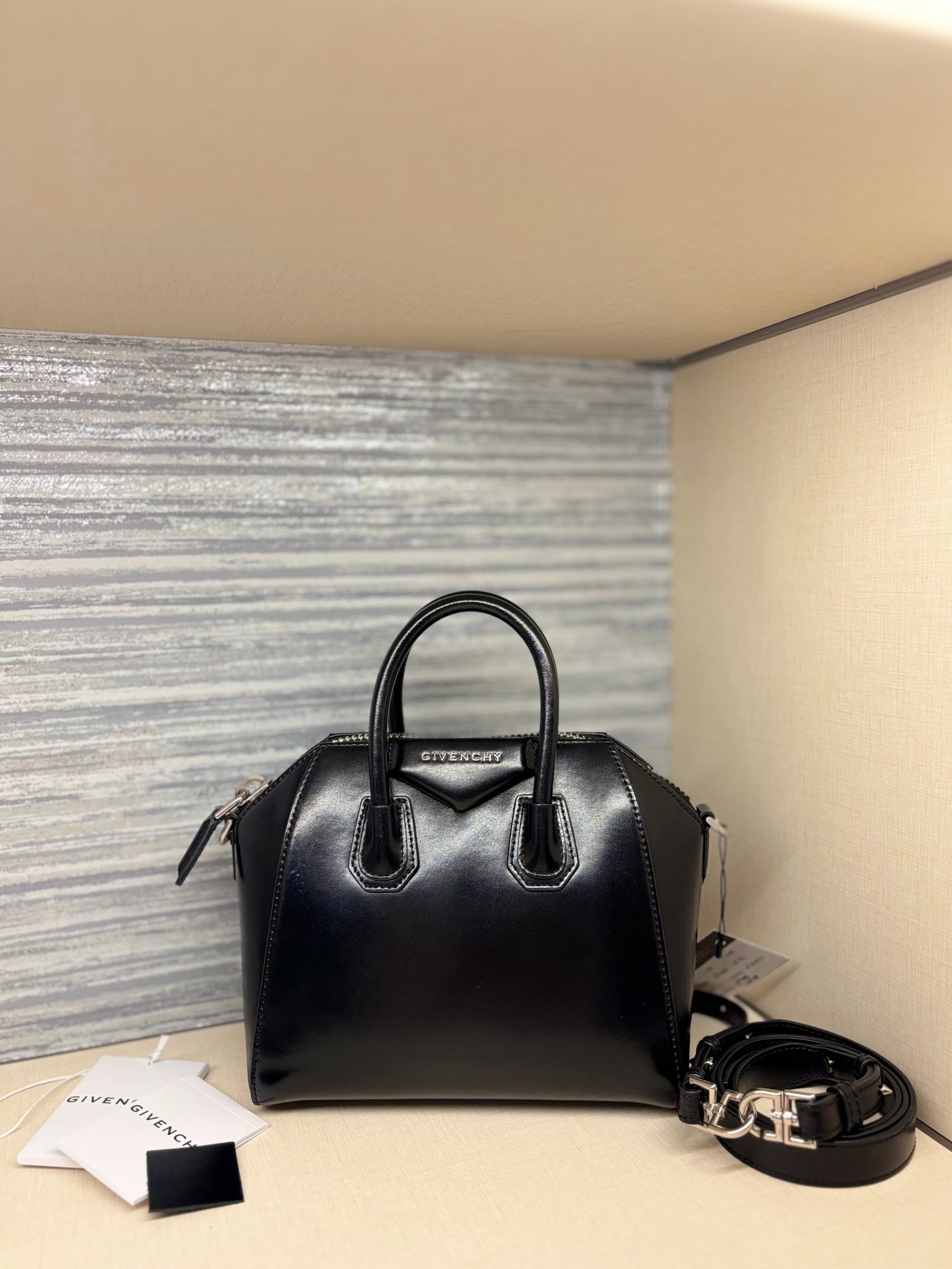 Givenchy Antigona Mini Smooth Leather Black
