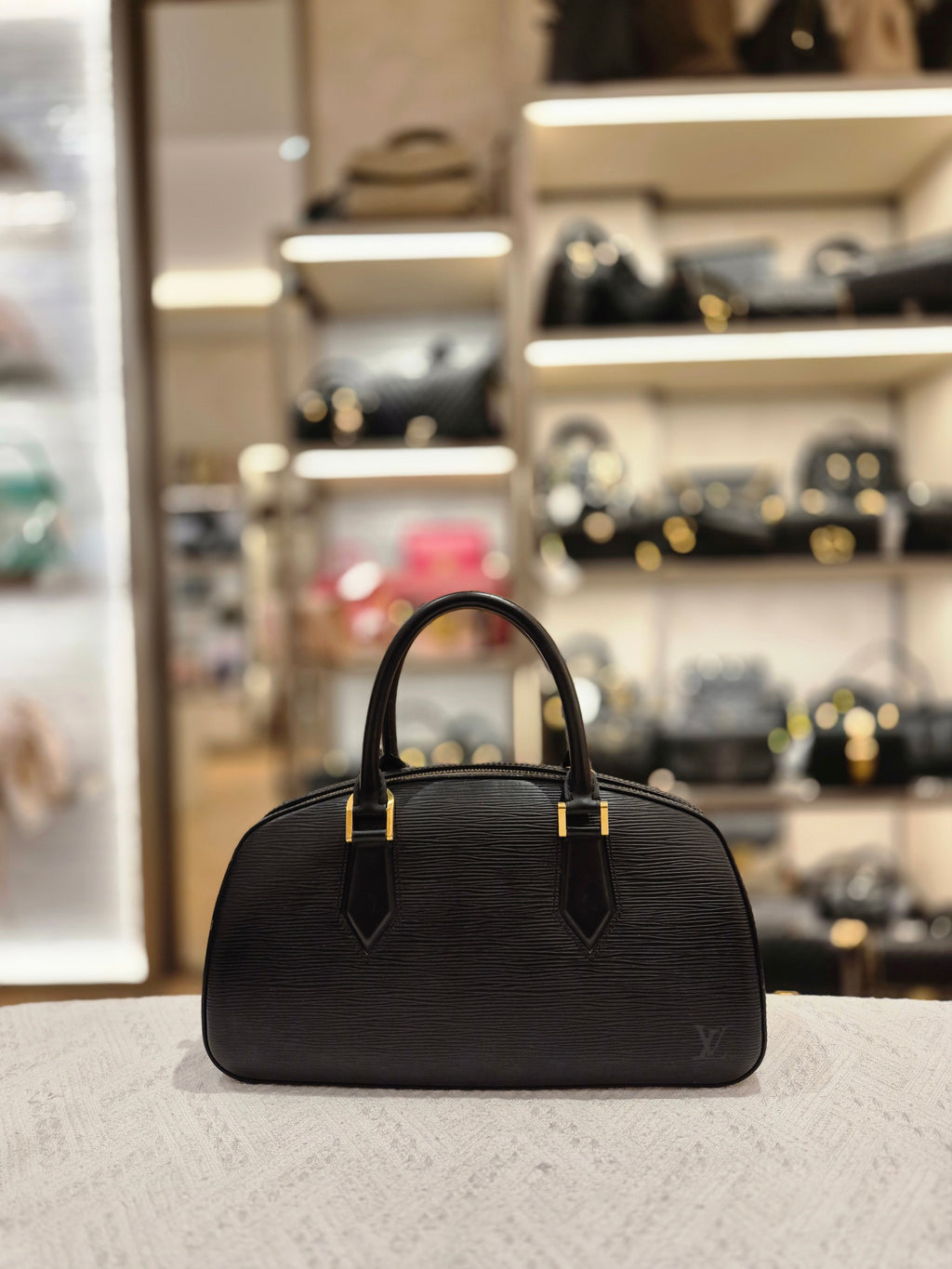 Louis Vuitton Jasmine epi black