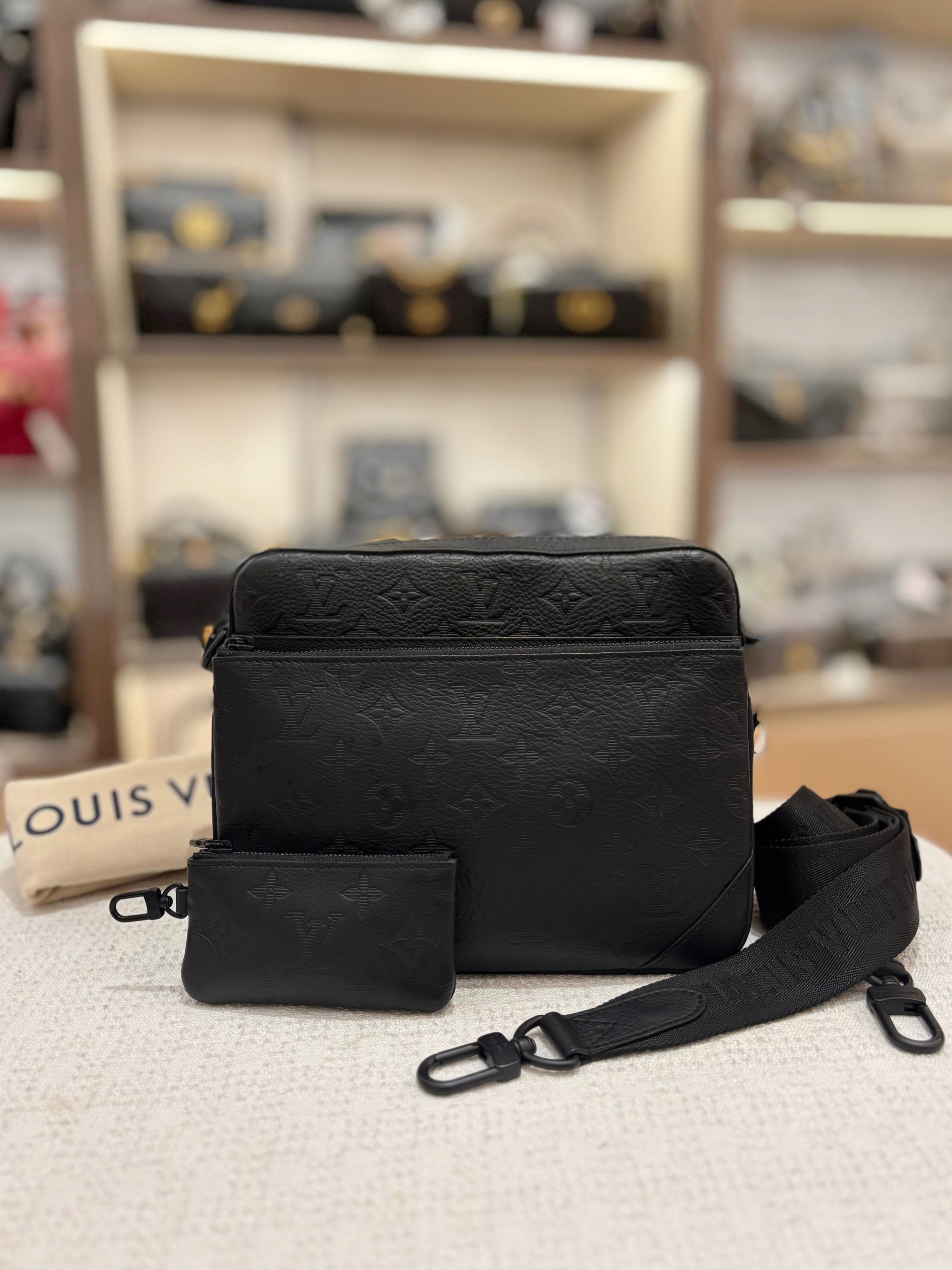 Louis Vuitton Trio Mesenger Shadow
