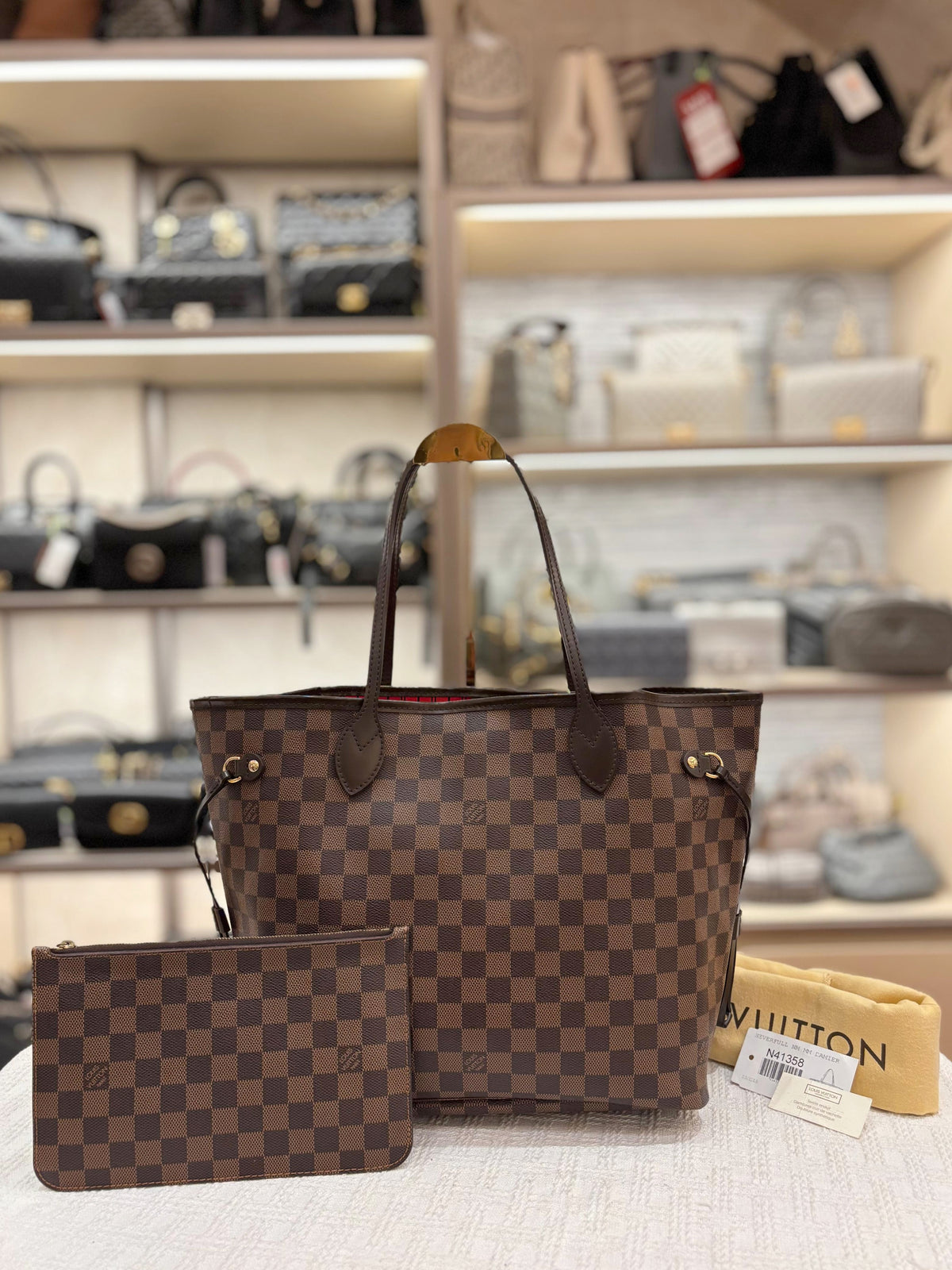 Louis Vuitton Neverfull MM Damier