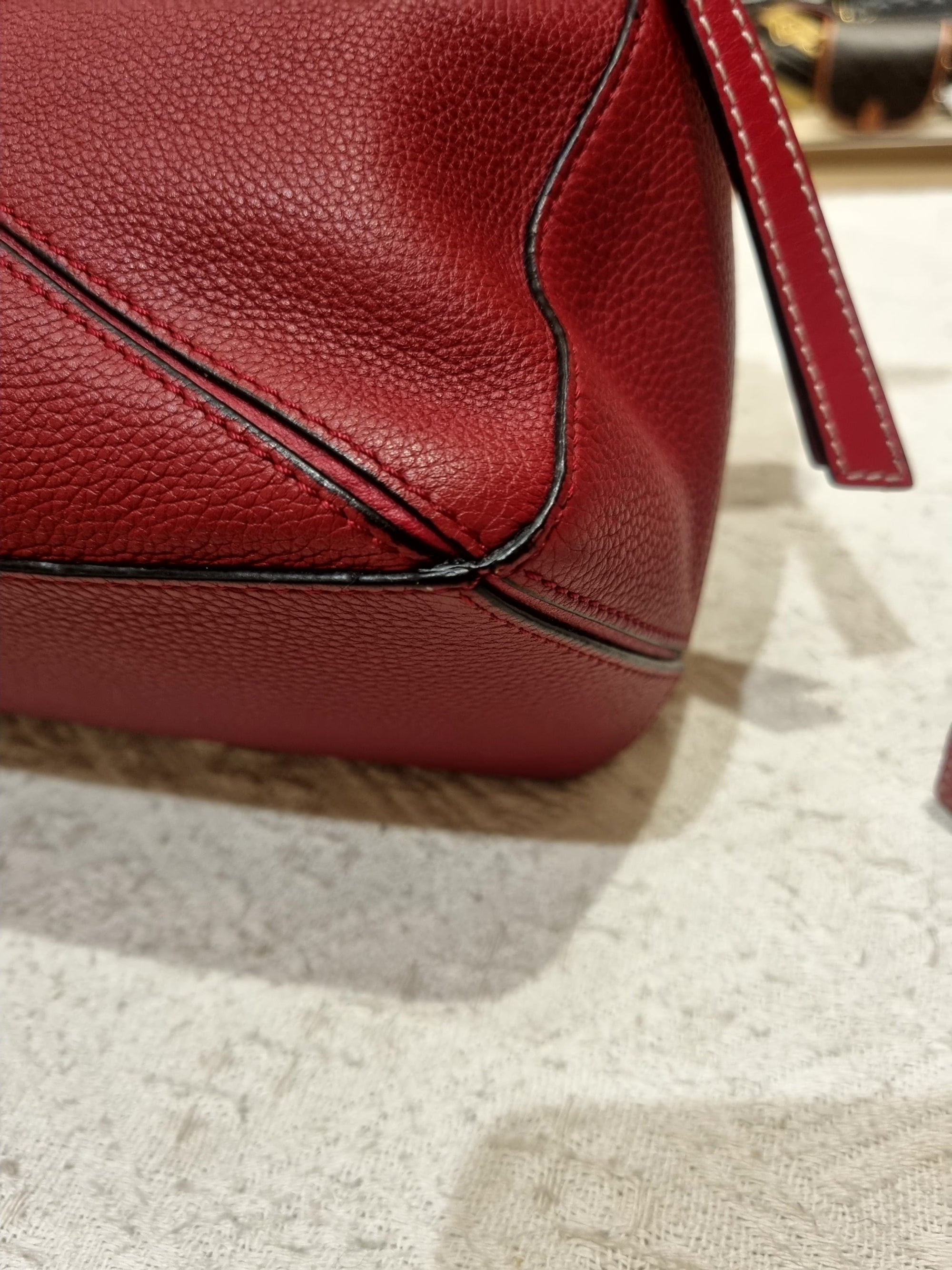 Loewe Puzzle Small Grain Red