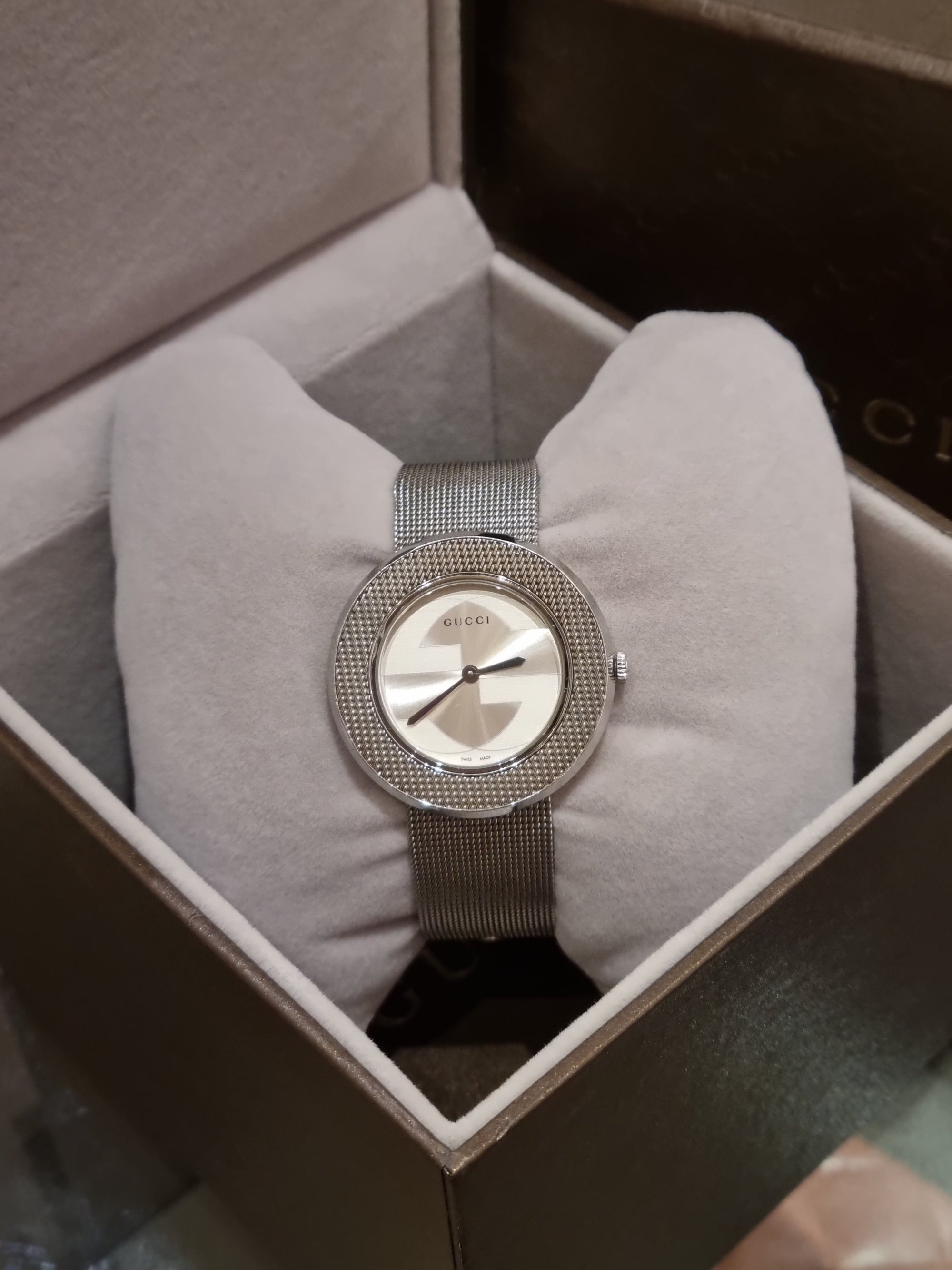 Gucci Watch Round Silver