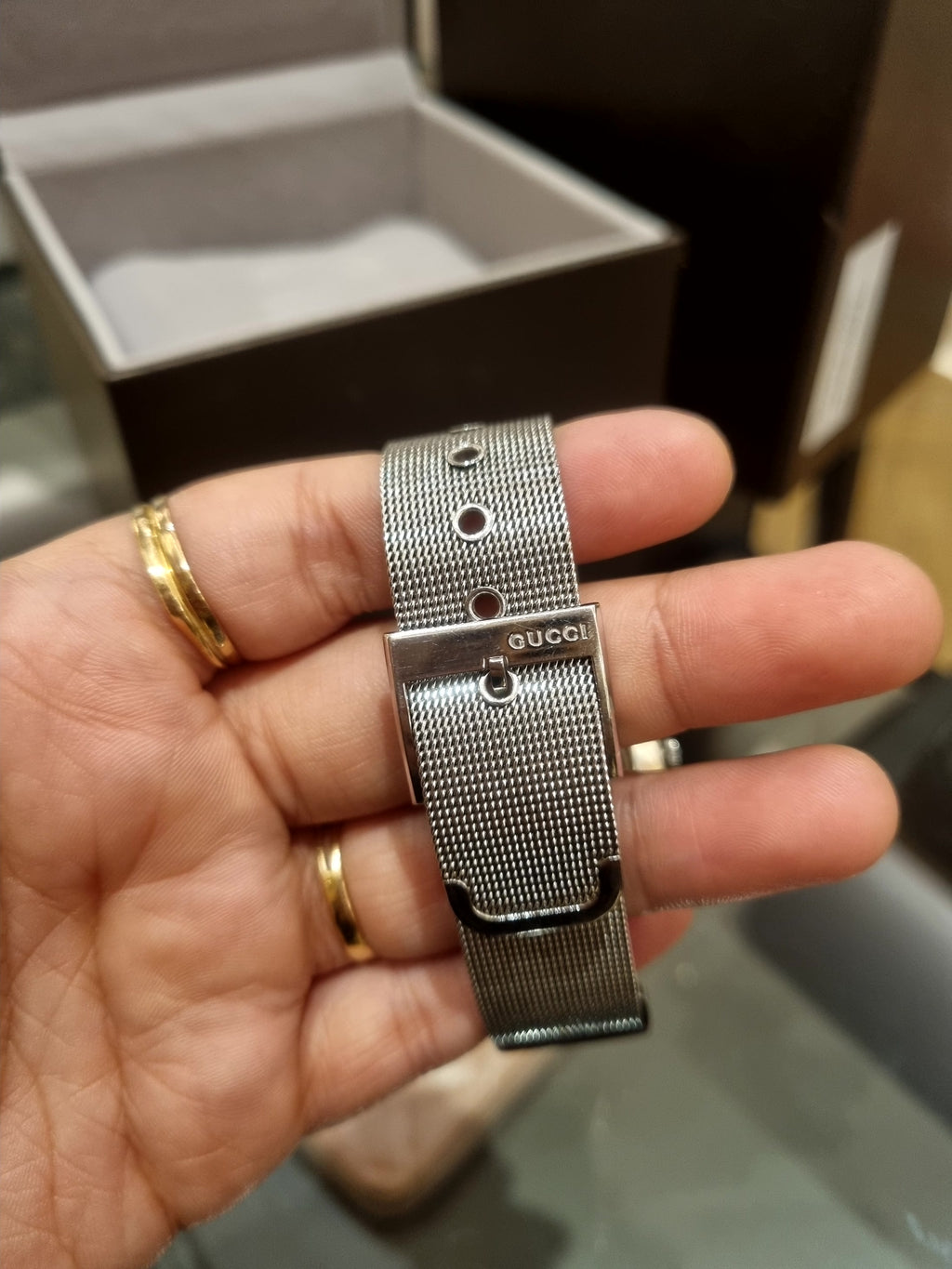 Gucci Watch Round Silver