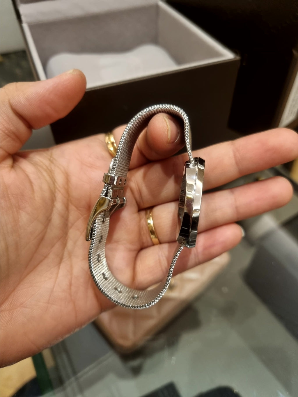 Gucci Watch Round Silver