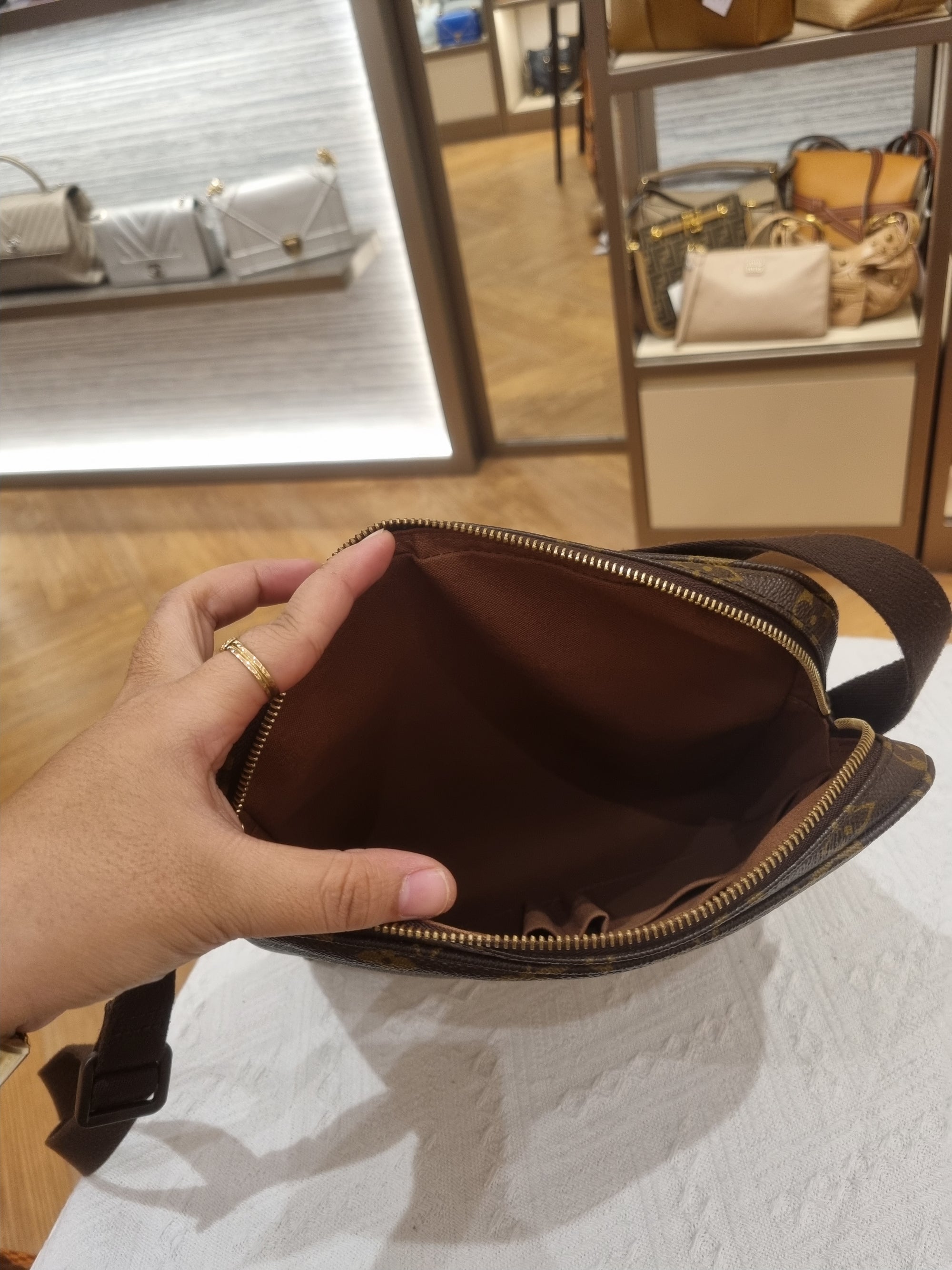 Louis Vuitton Trousse Monogram