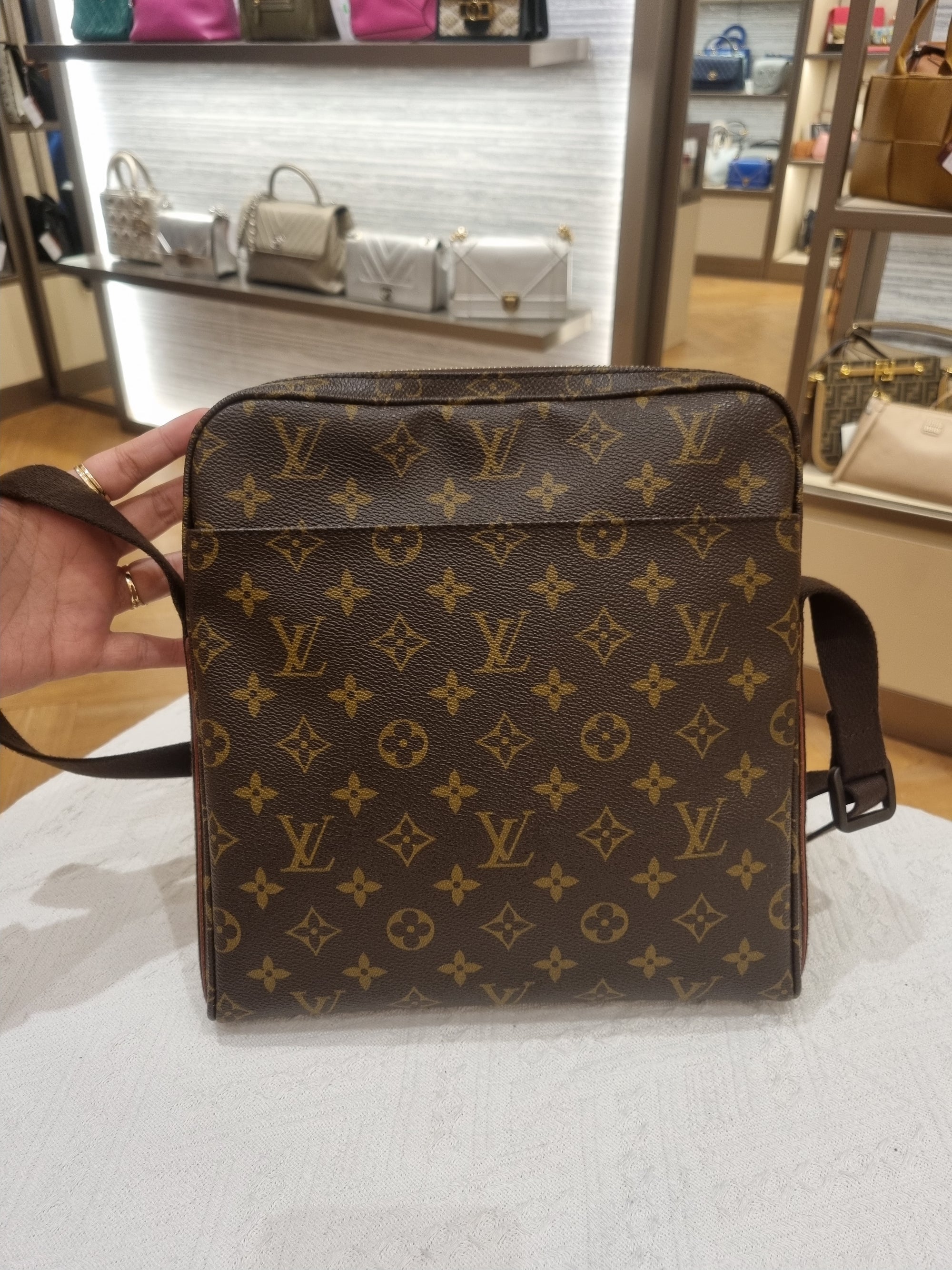 Louis Vuitton Trousse Monogram