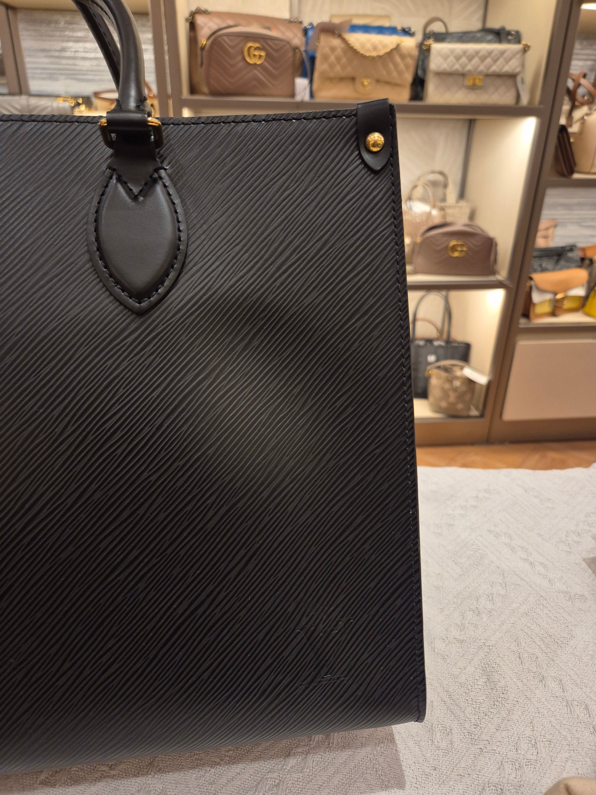 Louis Vuitton On The Go MM