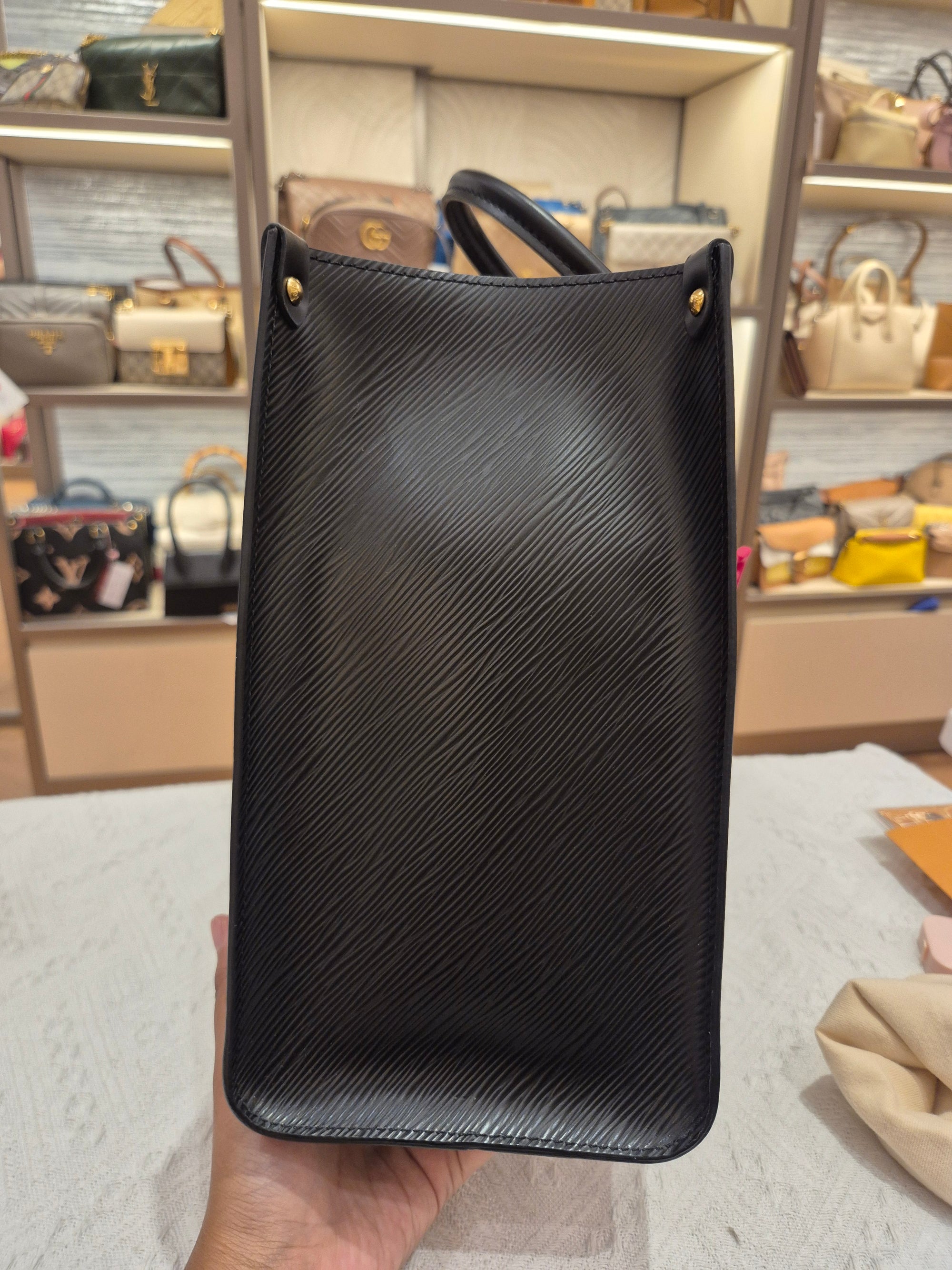 Louis Vuitton On The Go MM