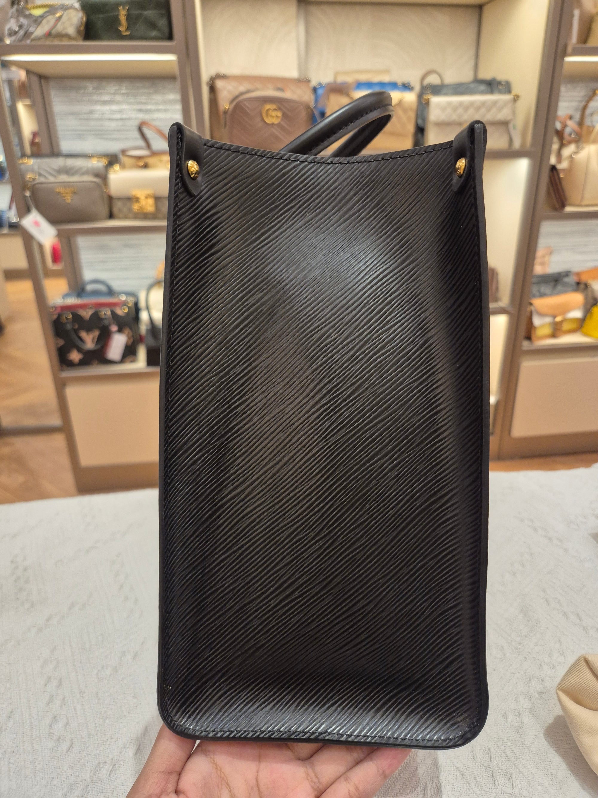 Louis Vuitton On The Go MM