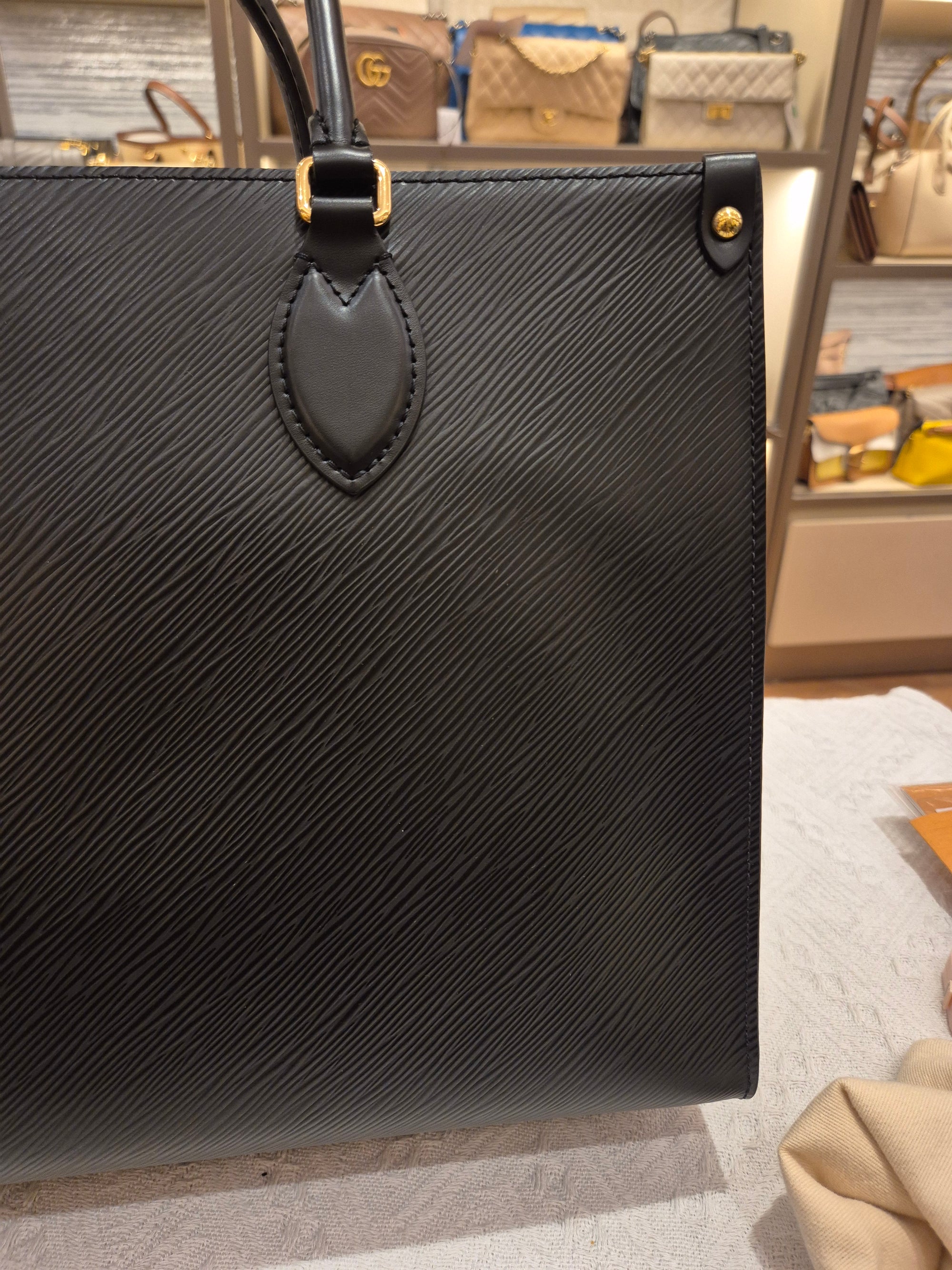 Louis Vuitton On The Go MM
