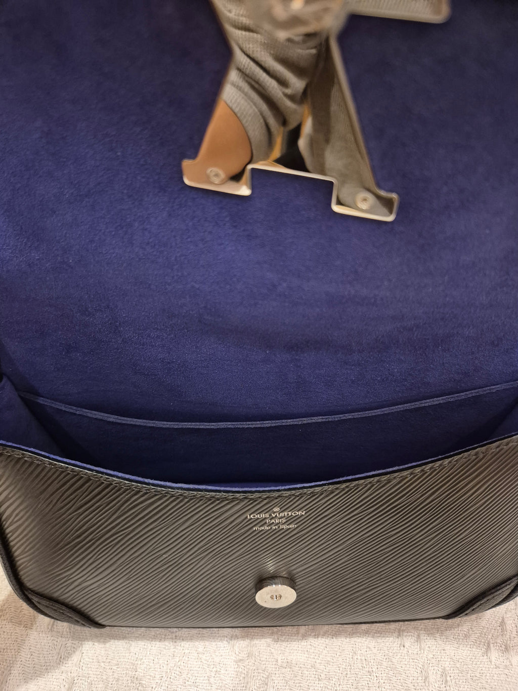 Louis Vuitton Buci