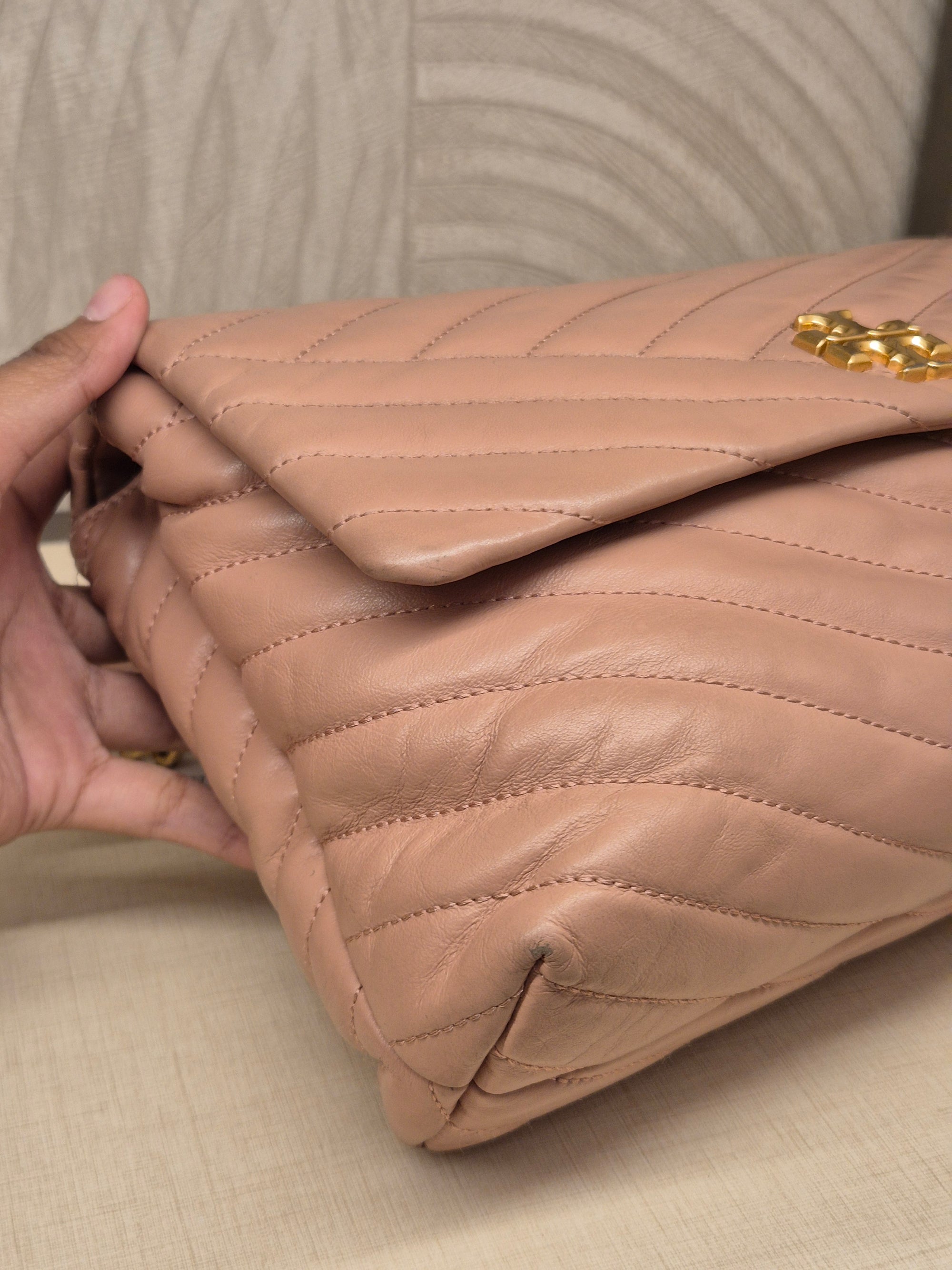 Tory Burch Kira Chev