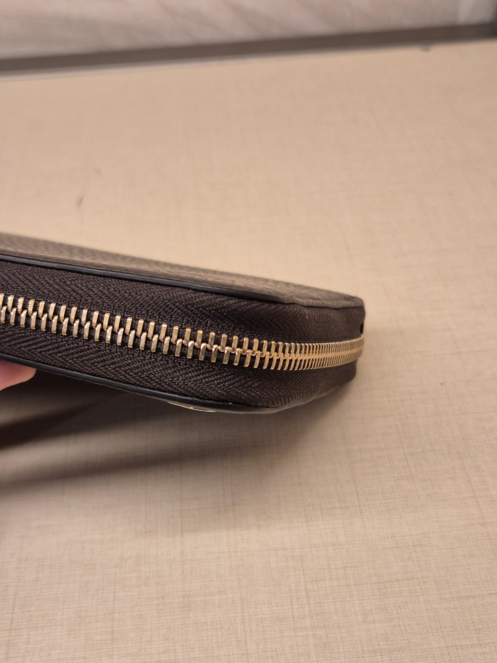 Gucci Zipper Long Wallet