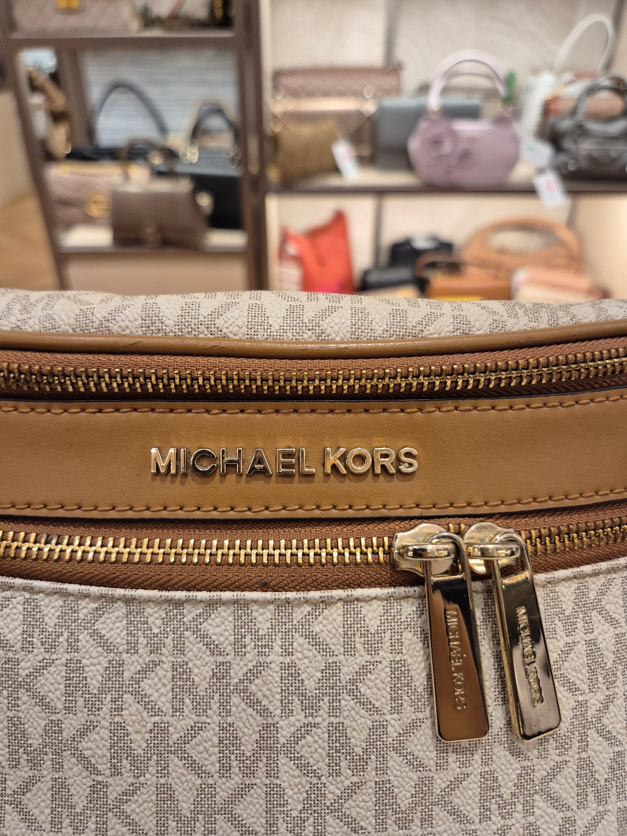 Michael Kors Bumbag Signature