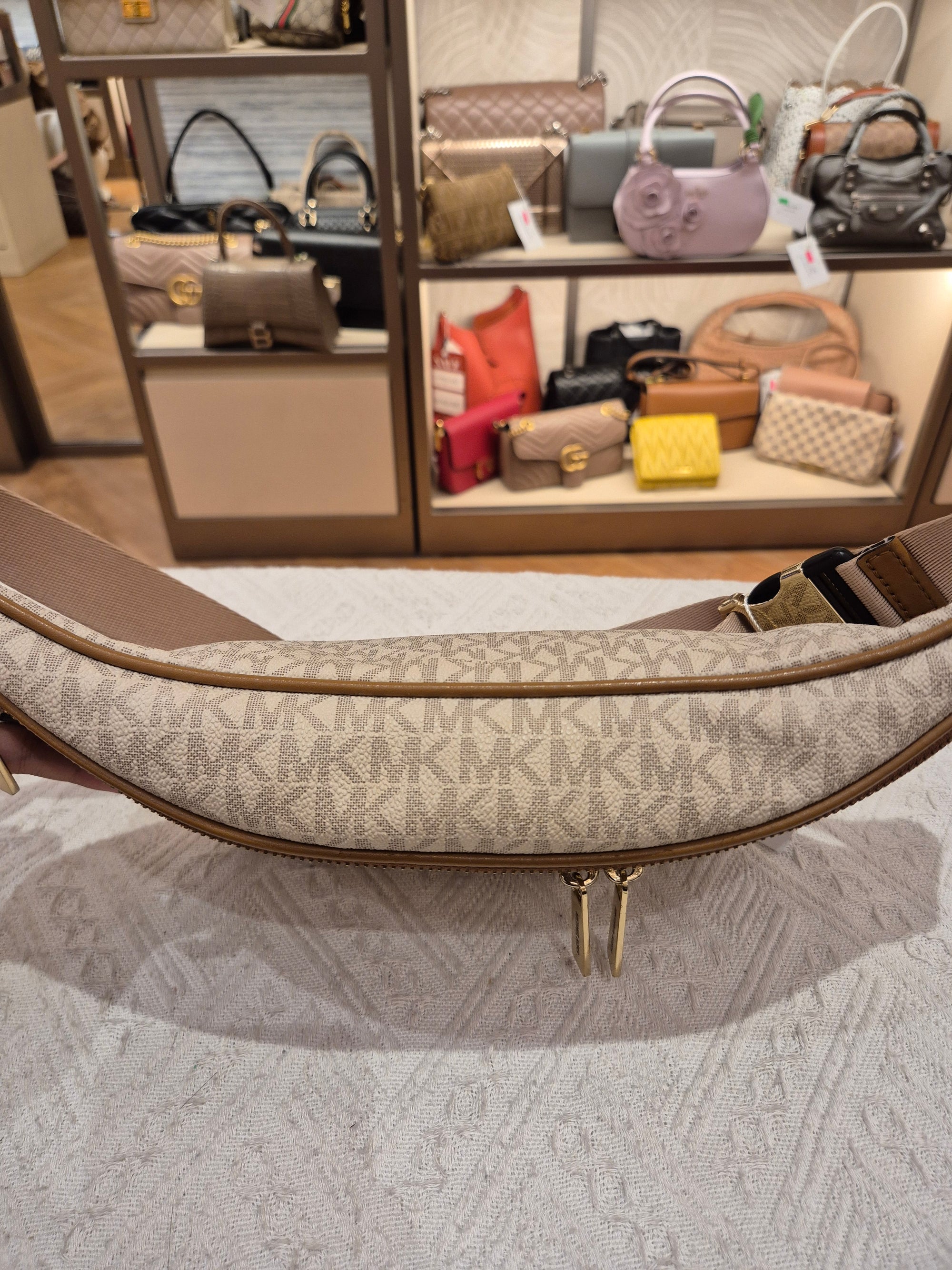 Michael Kors Bumbag Signature