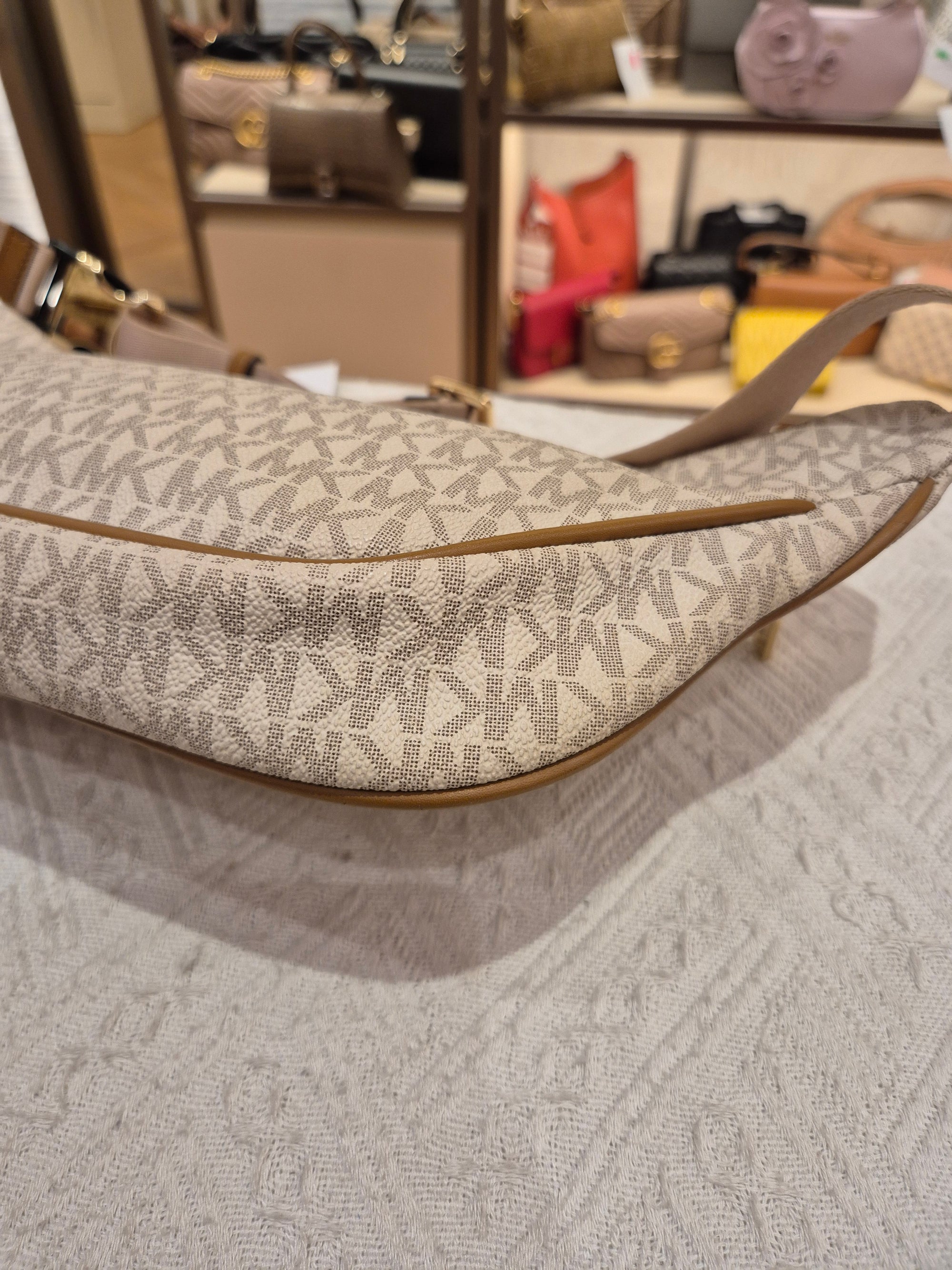Michael Kors Bumbag Signature