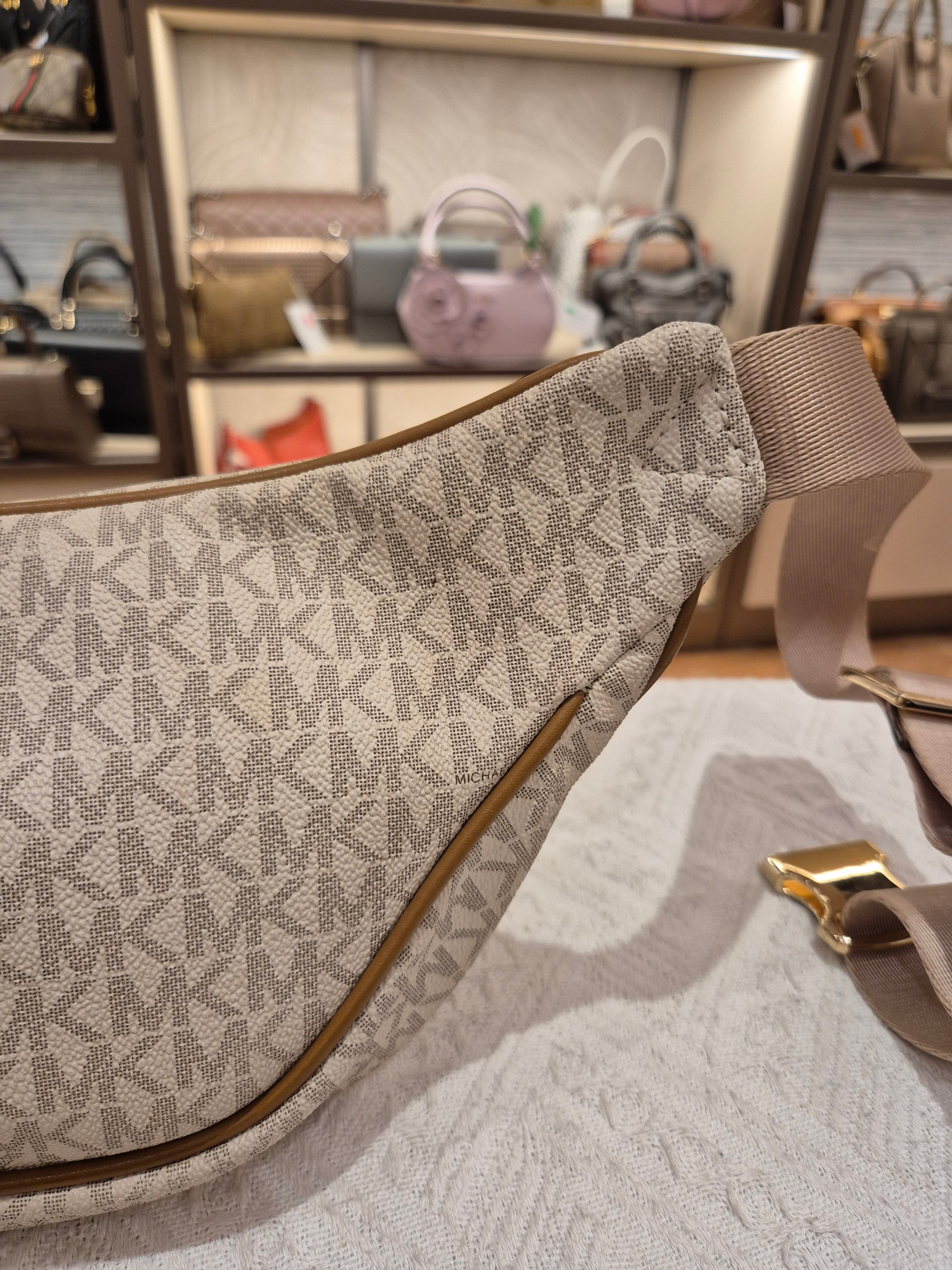 Michael Kors Bumbag Signature