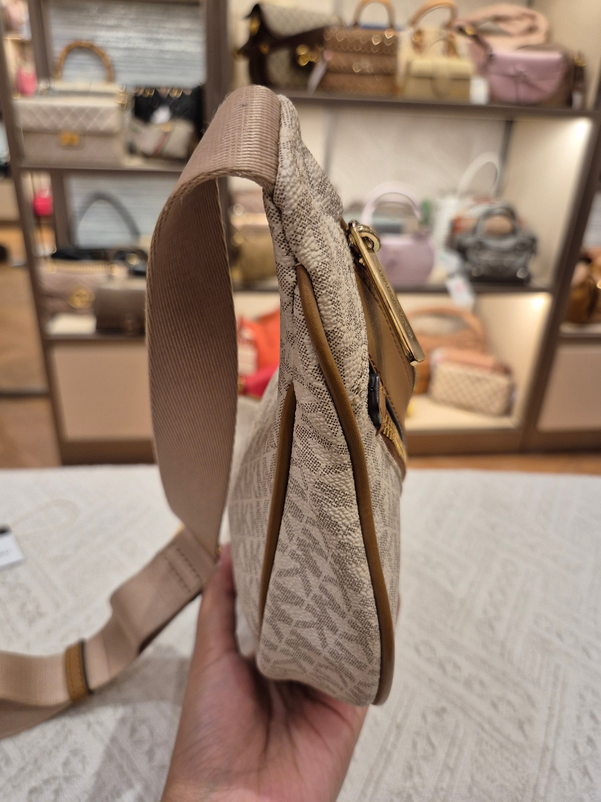 Michael Kors Bumbag Signature