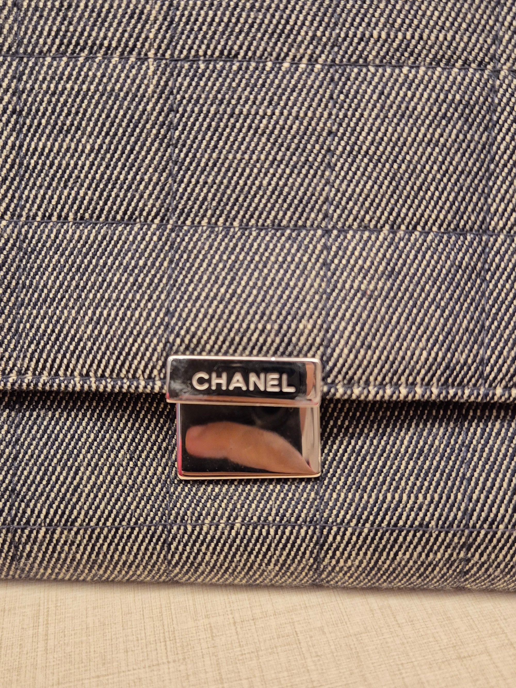 Chanel CC Choco bar