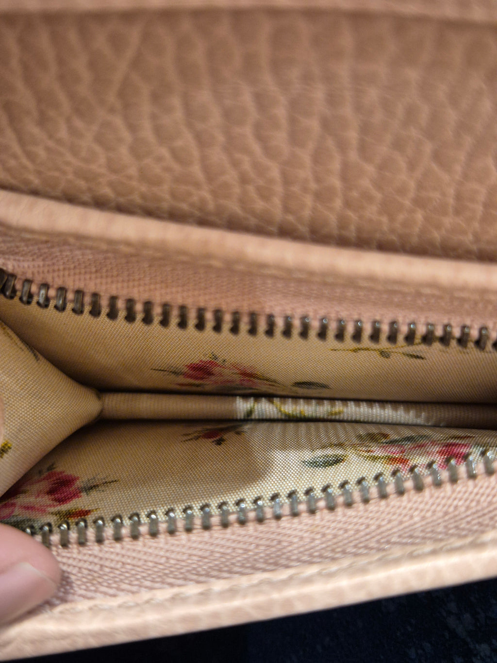 Gucci Compac Wallet Pita