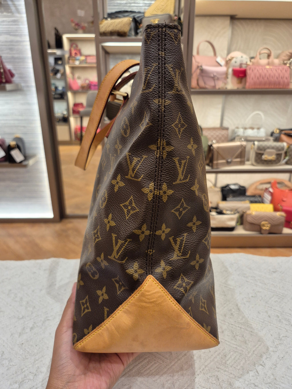 Louis Vuitton Cabas Mezzo Monogram