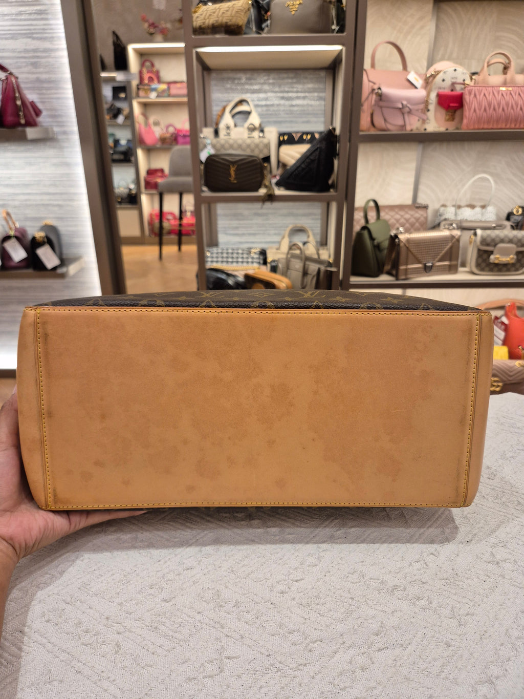Louis Vuitton Cabas Mezzo Monogram