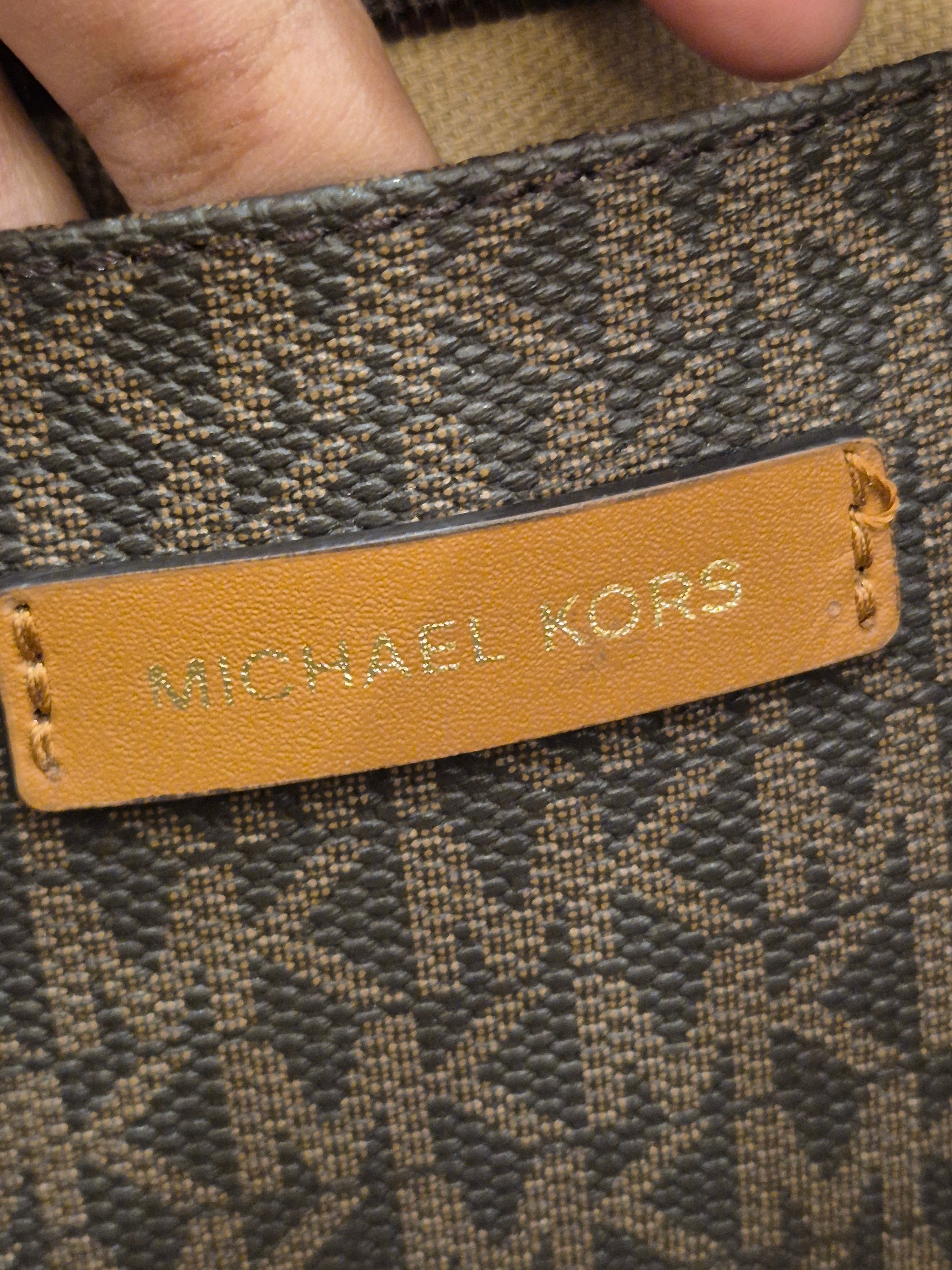 Michael Kors Convertible Signature