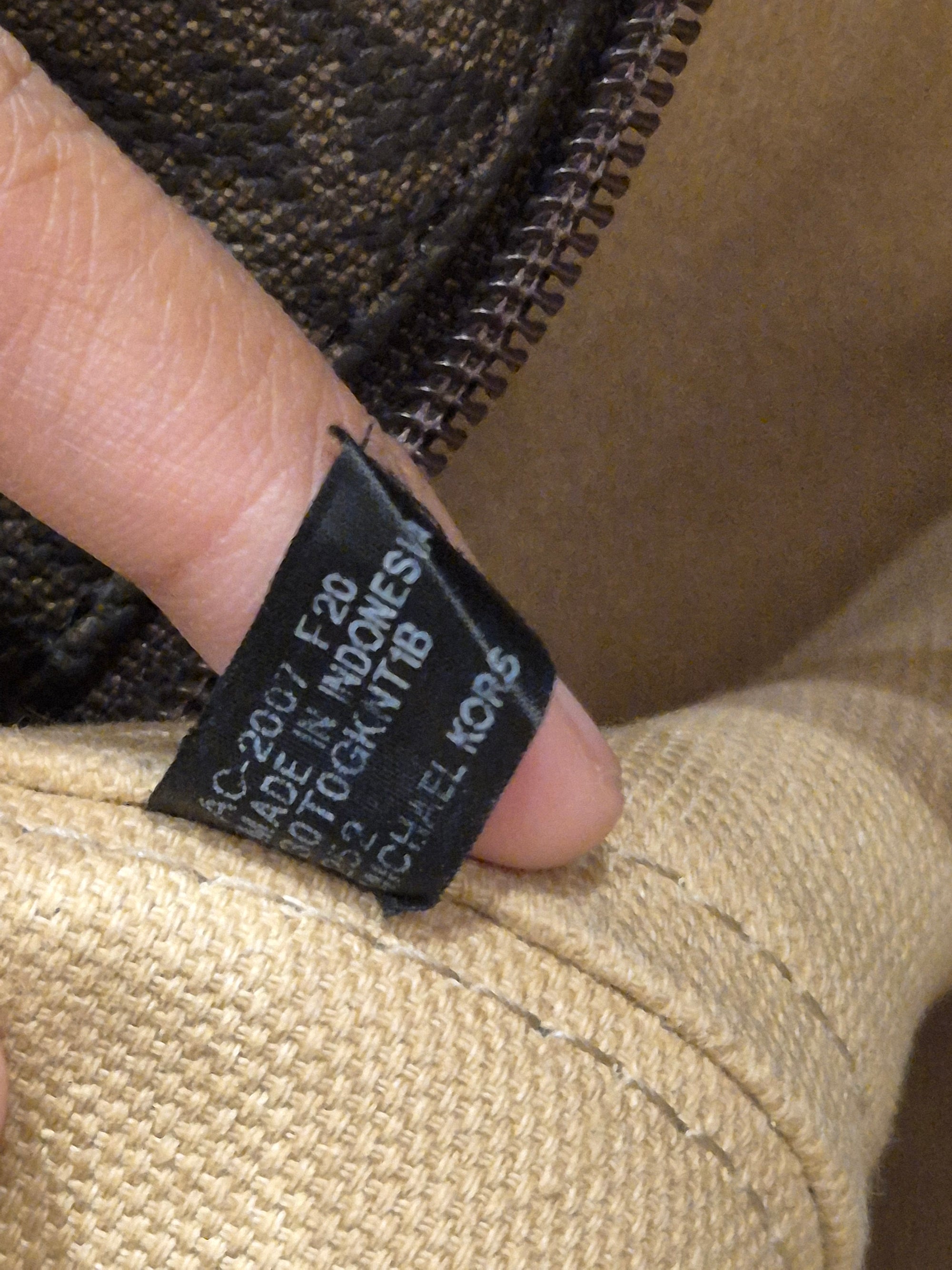 Michael Kors Convertible Signature