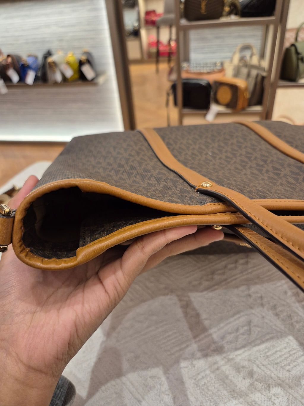 Michael Kors Convertible Signature