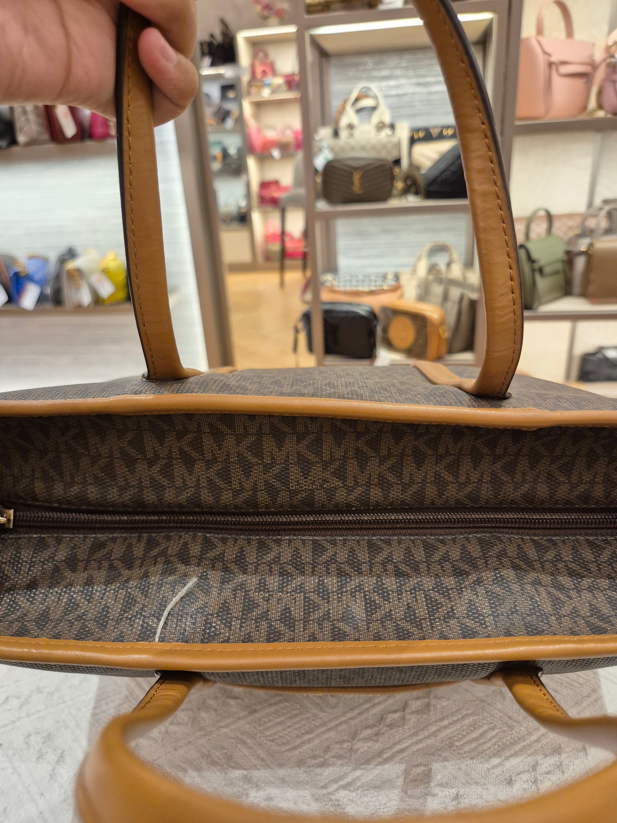 Michael Kors Convertible Signature