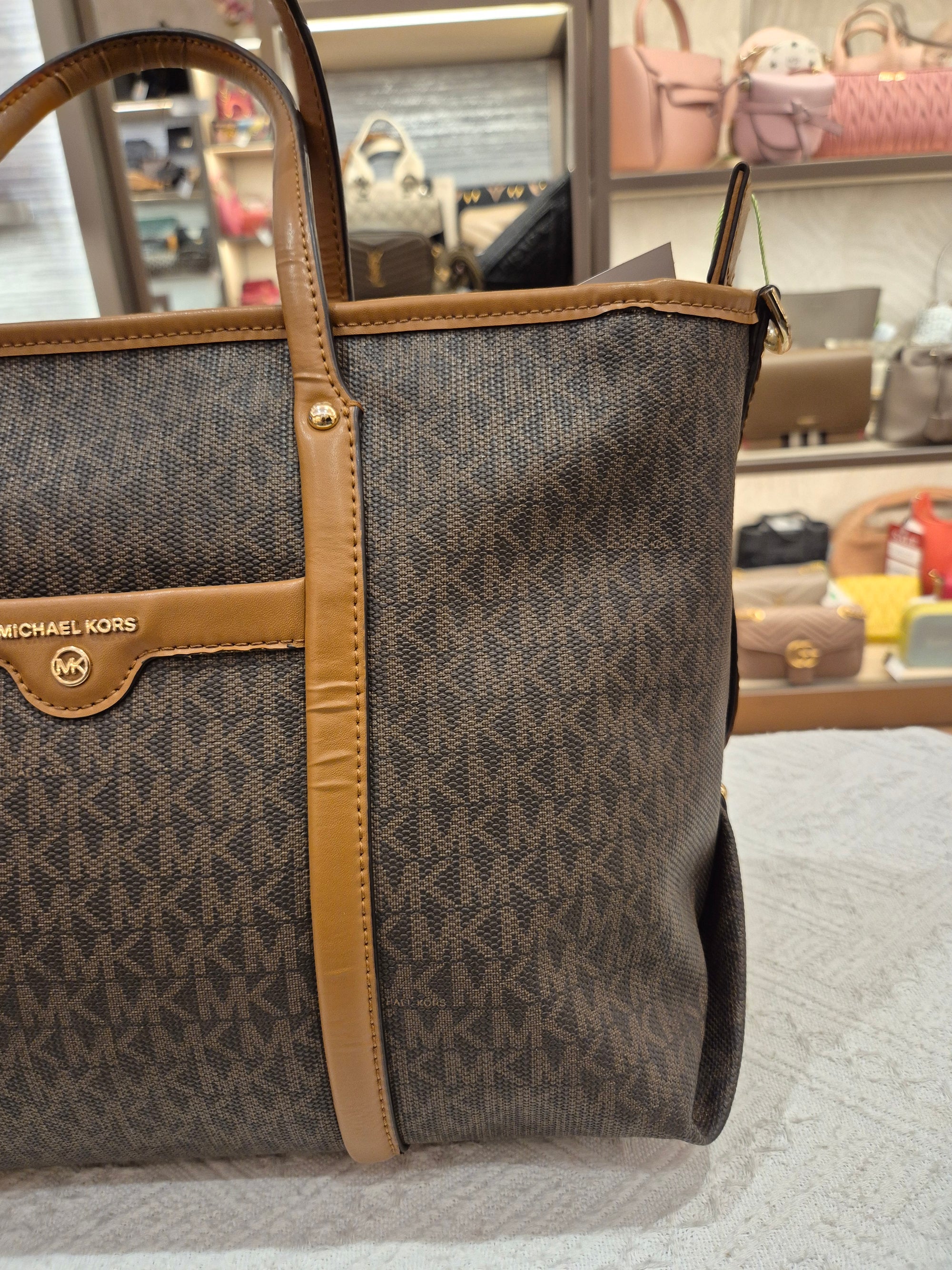 Michael Kors Convertible Signature