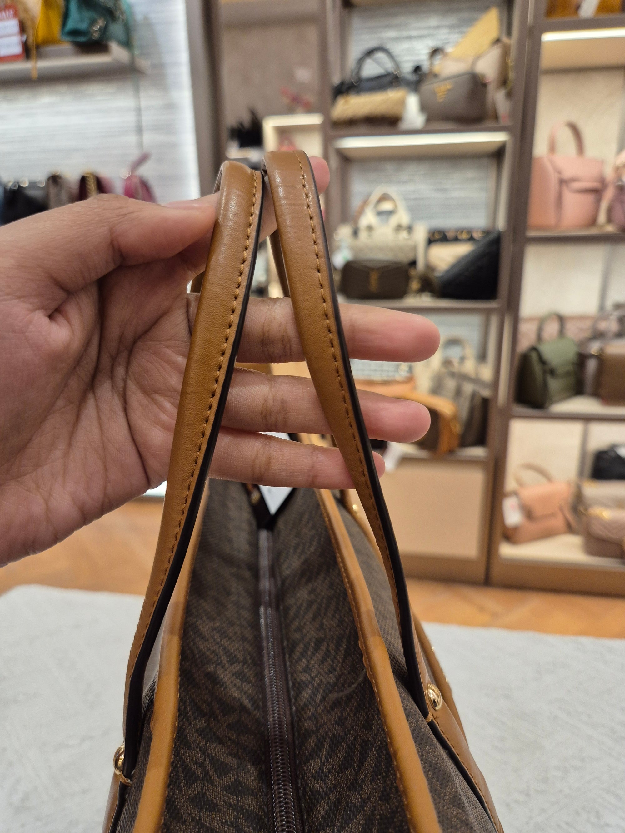 Michael Kors Convertible Signature