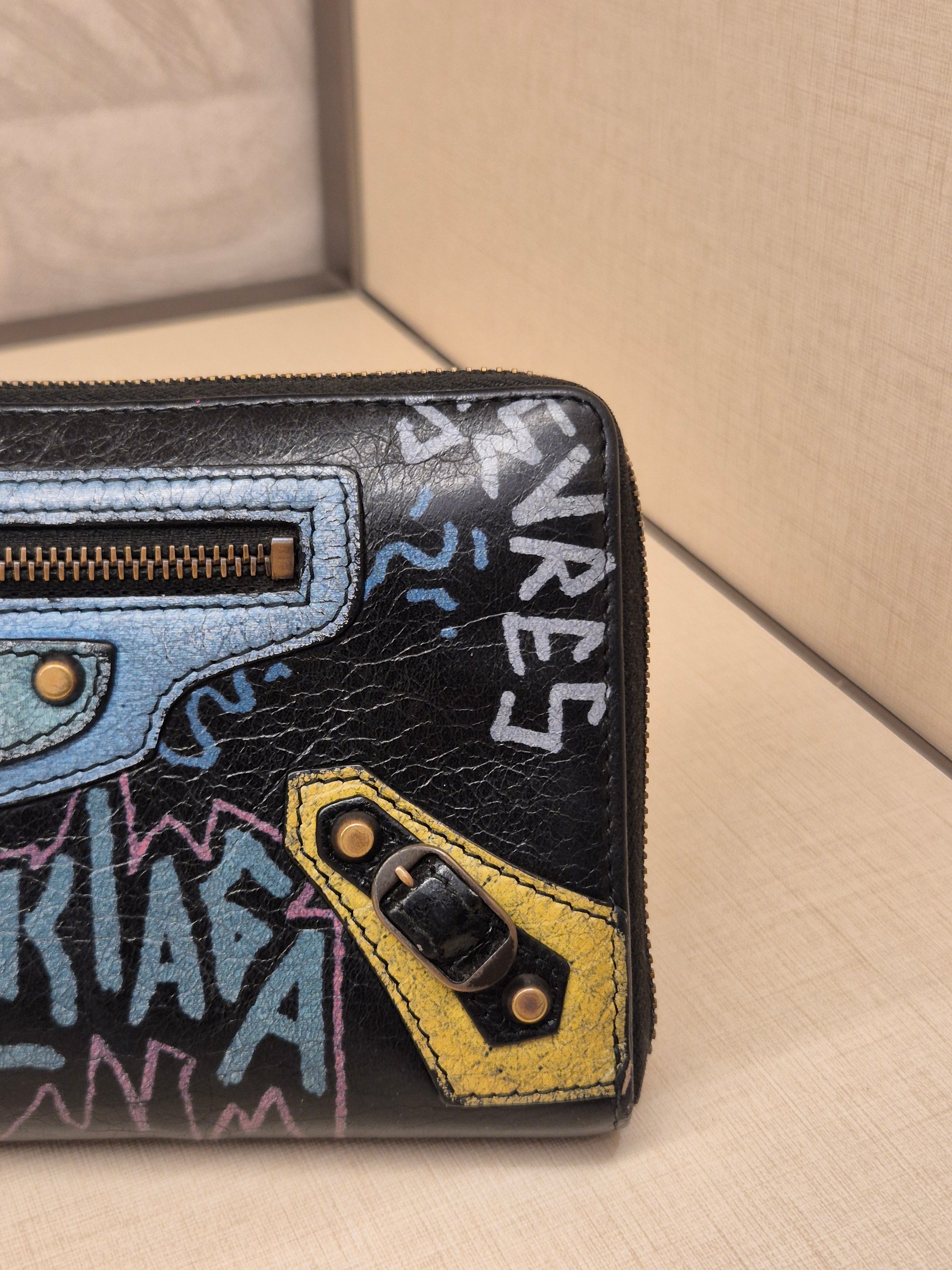 Balenciaga Zip Long wallet Grafitti