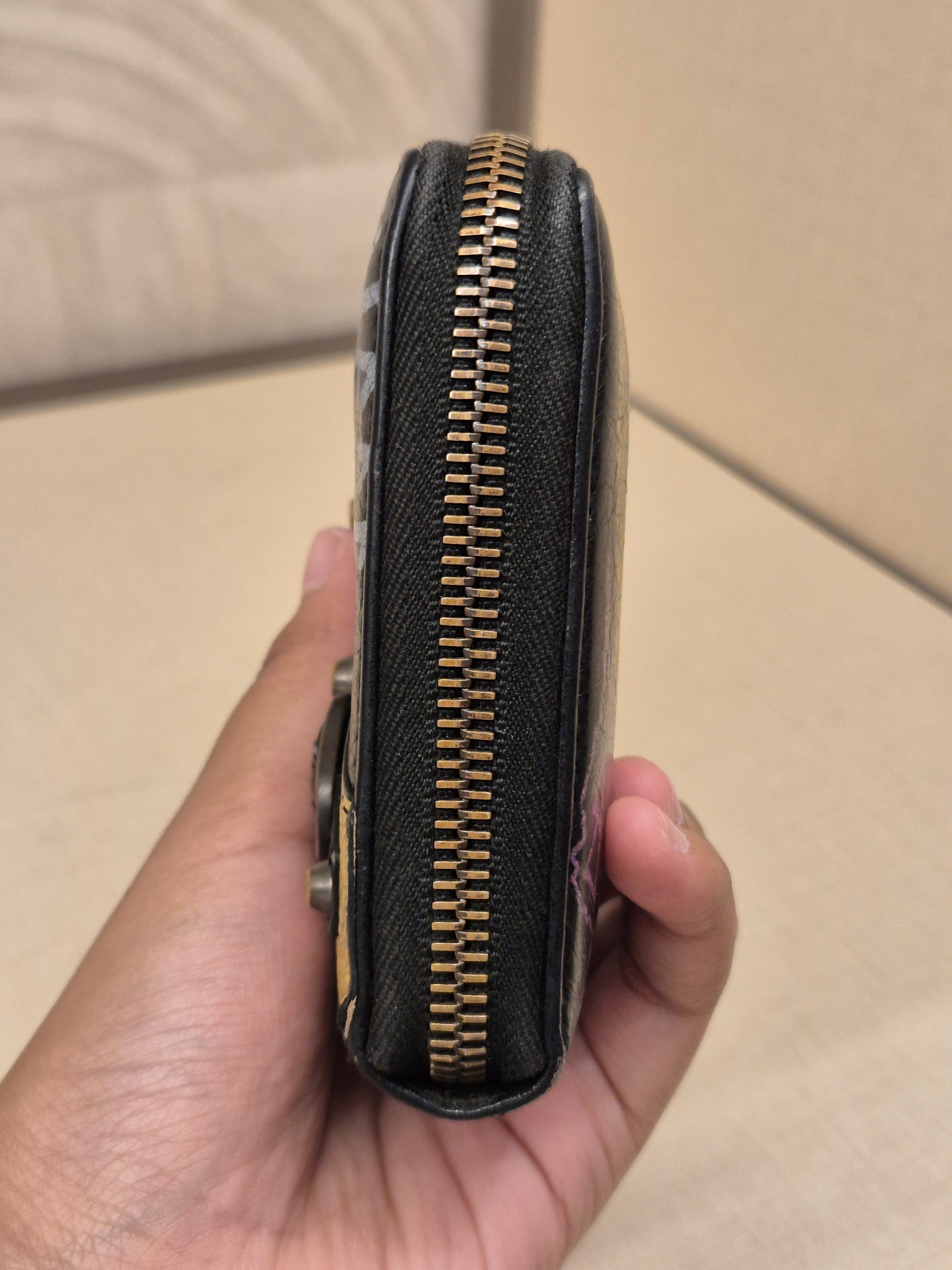 Balenciaga Zip Long wallet Grafitti