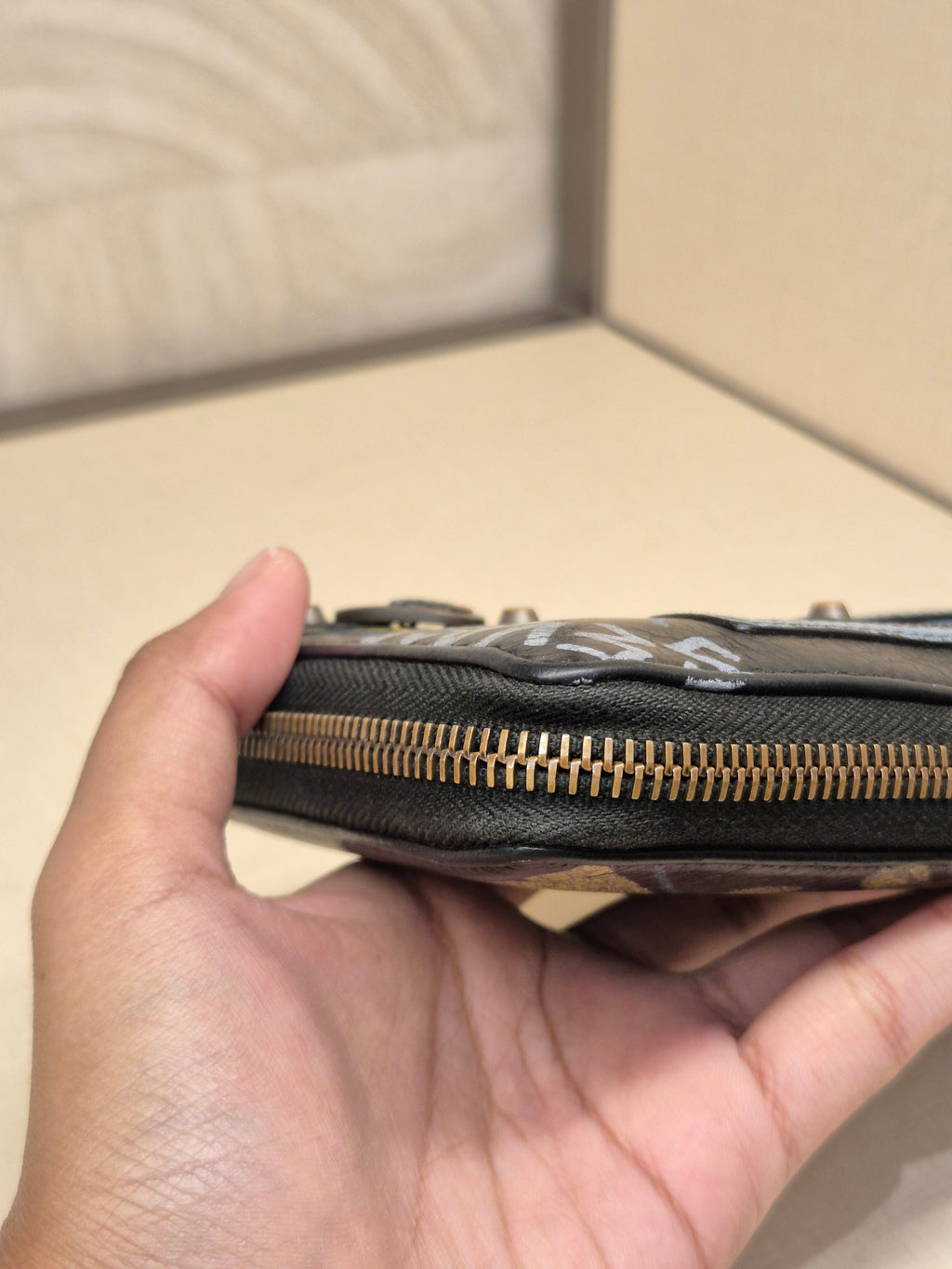 Balenciaga Zip Long wallet Grafitti