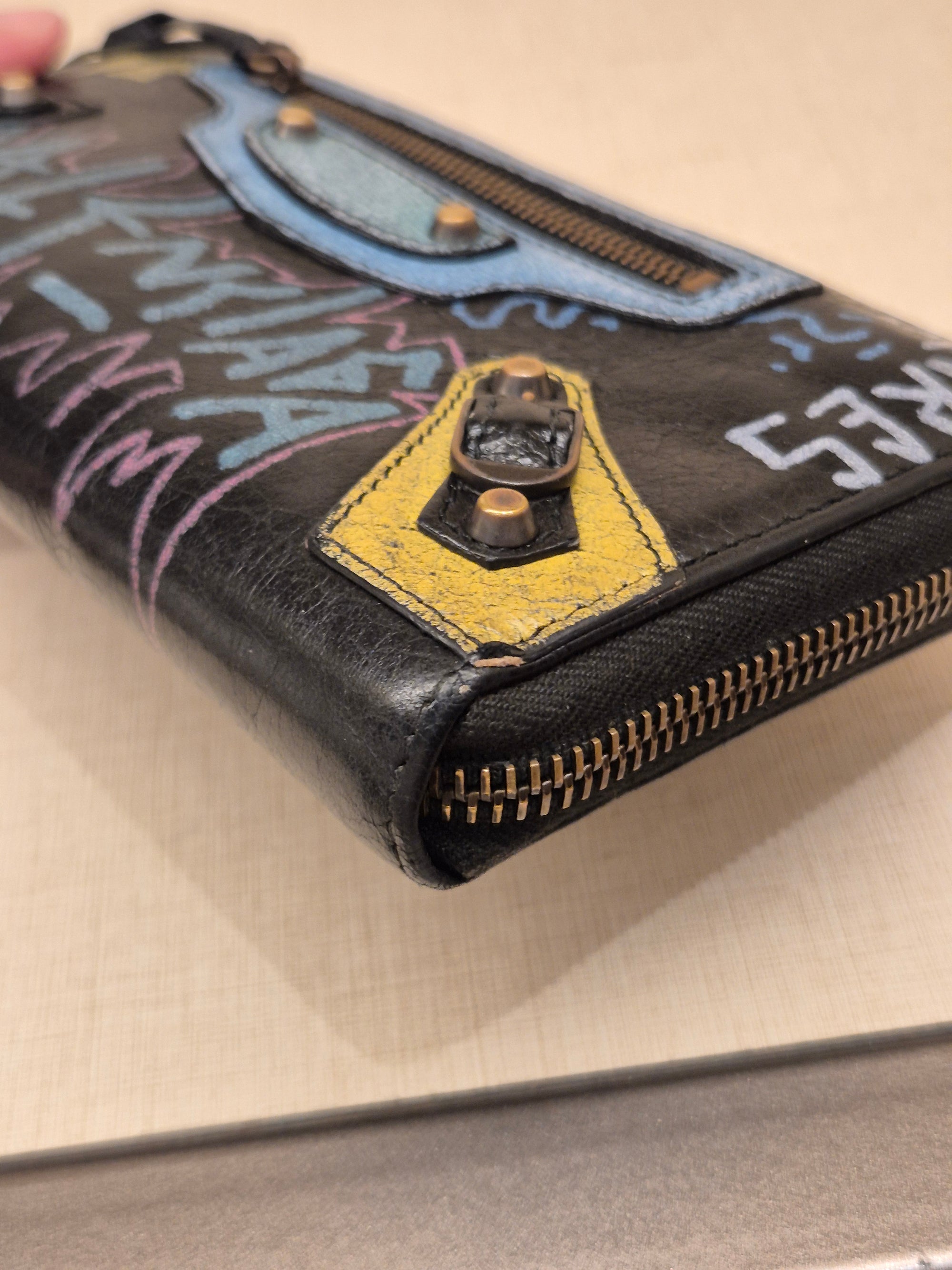 Balenciaga Zip Long wallet Grafitti