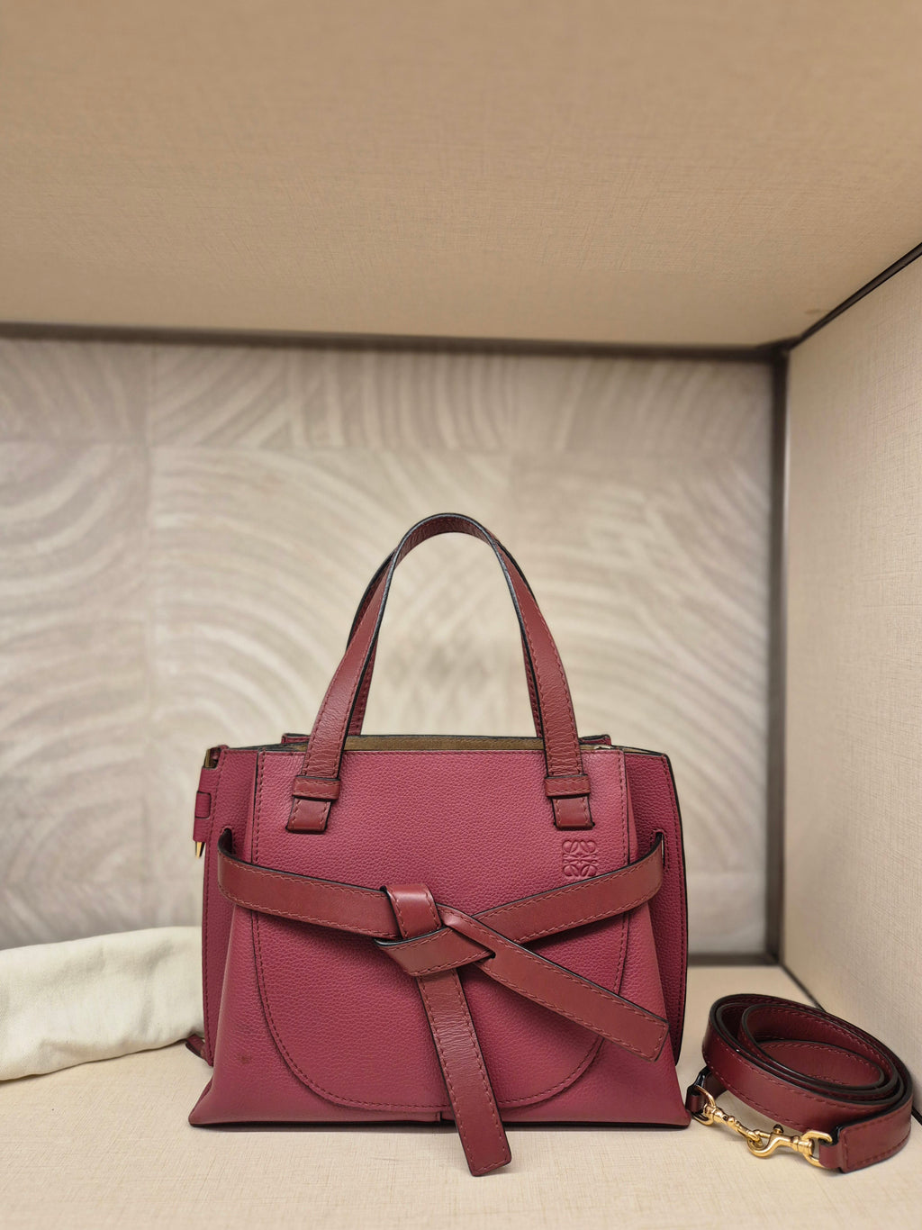 Loewe Gate Tophand