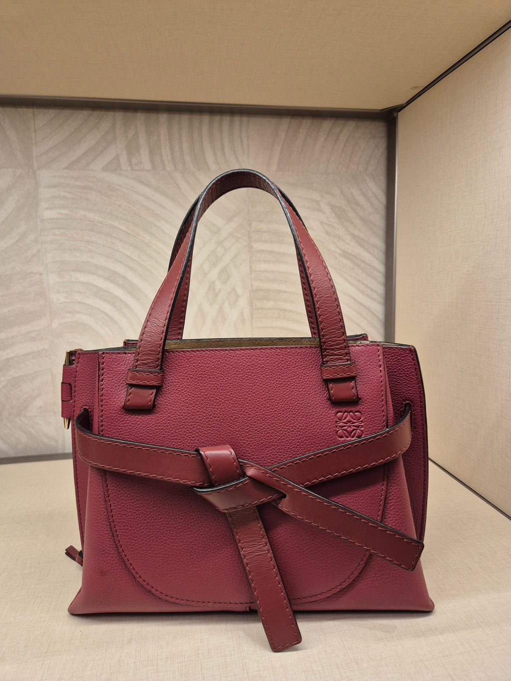 Loewe Gate Tophand