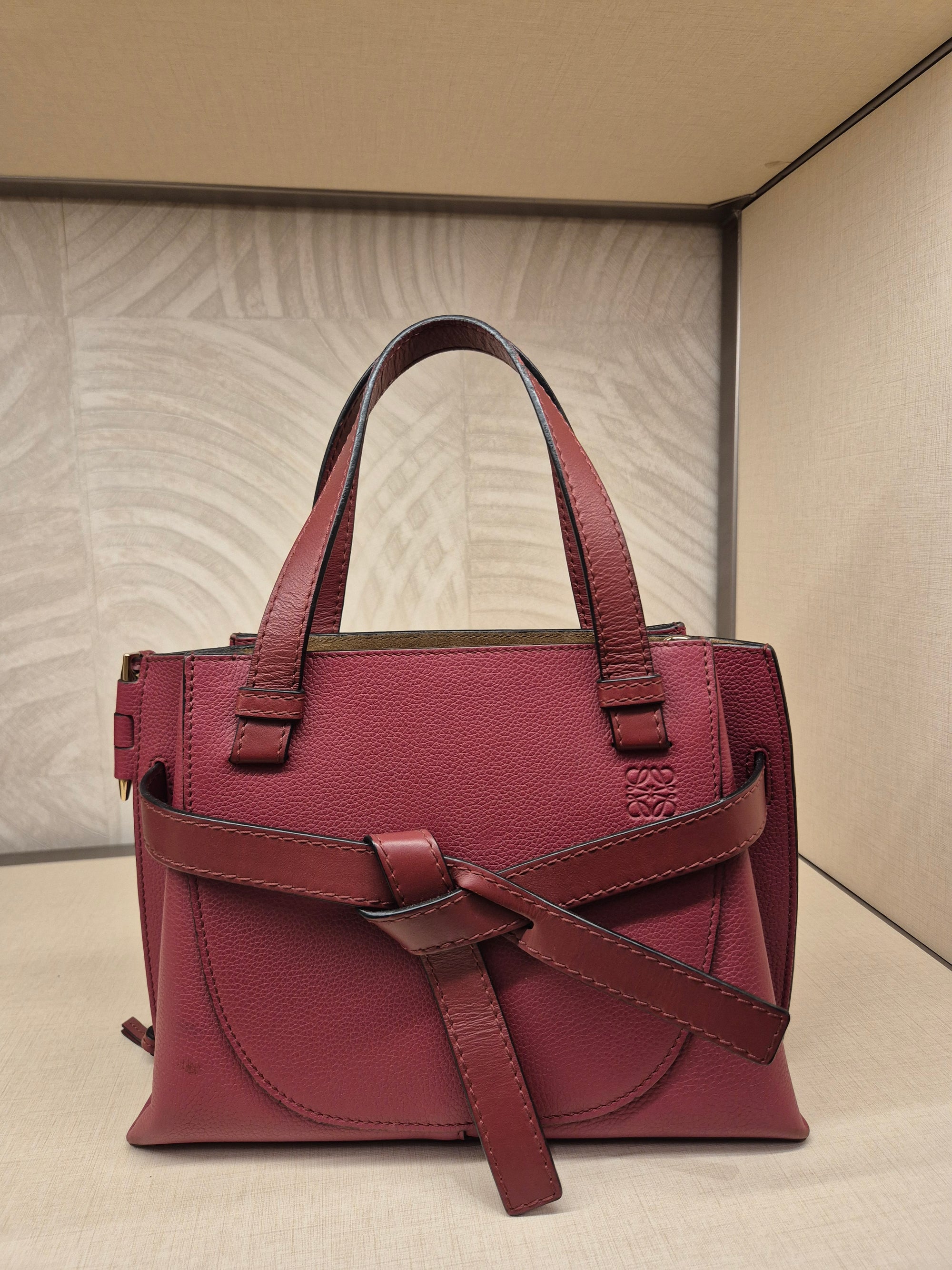 Loewe Gate Tophand