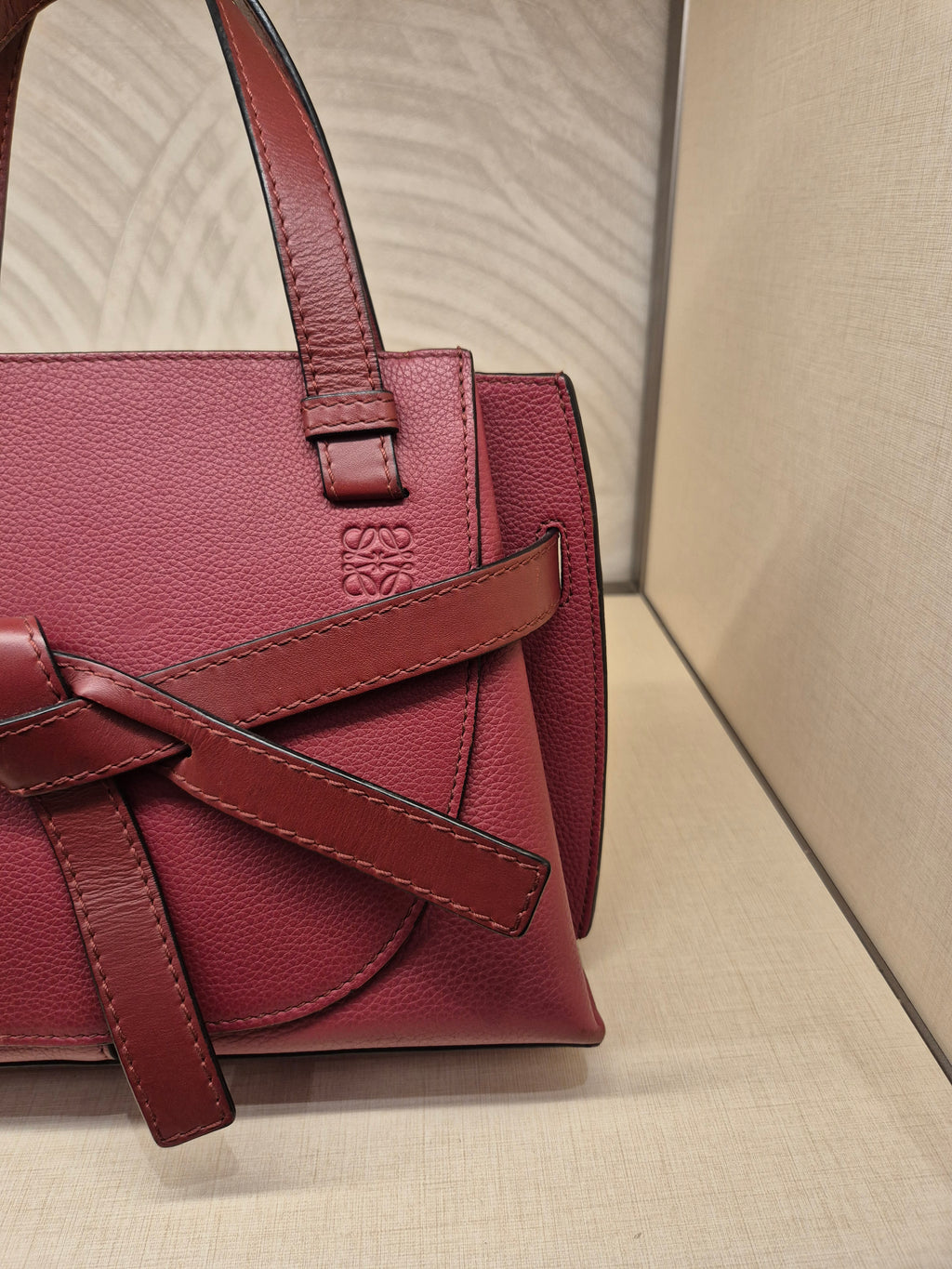 Loewe Gate Tophand