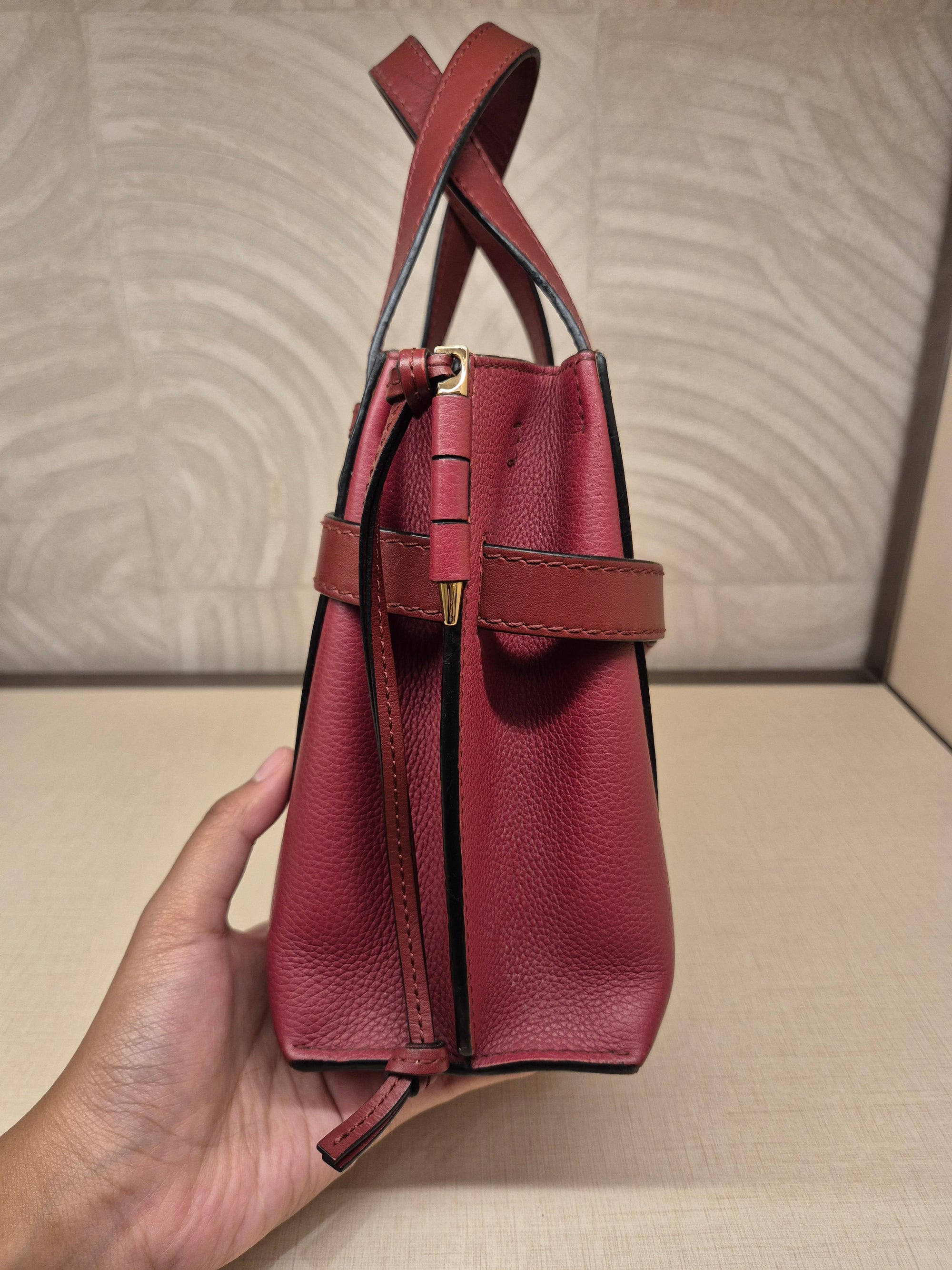 Loewe Gate Tophand