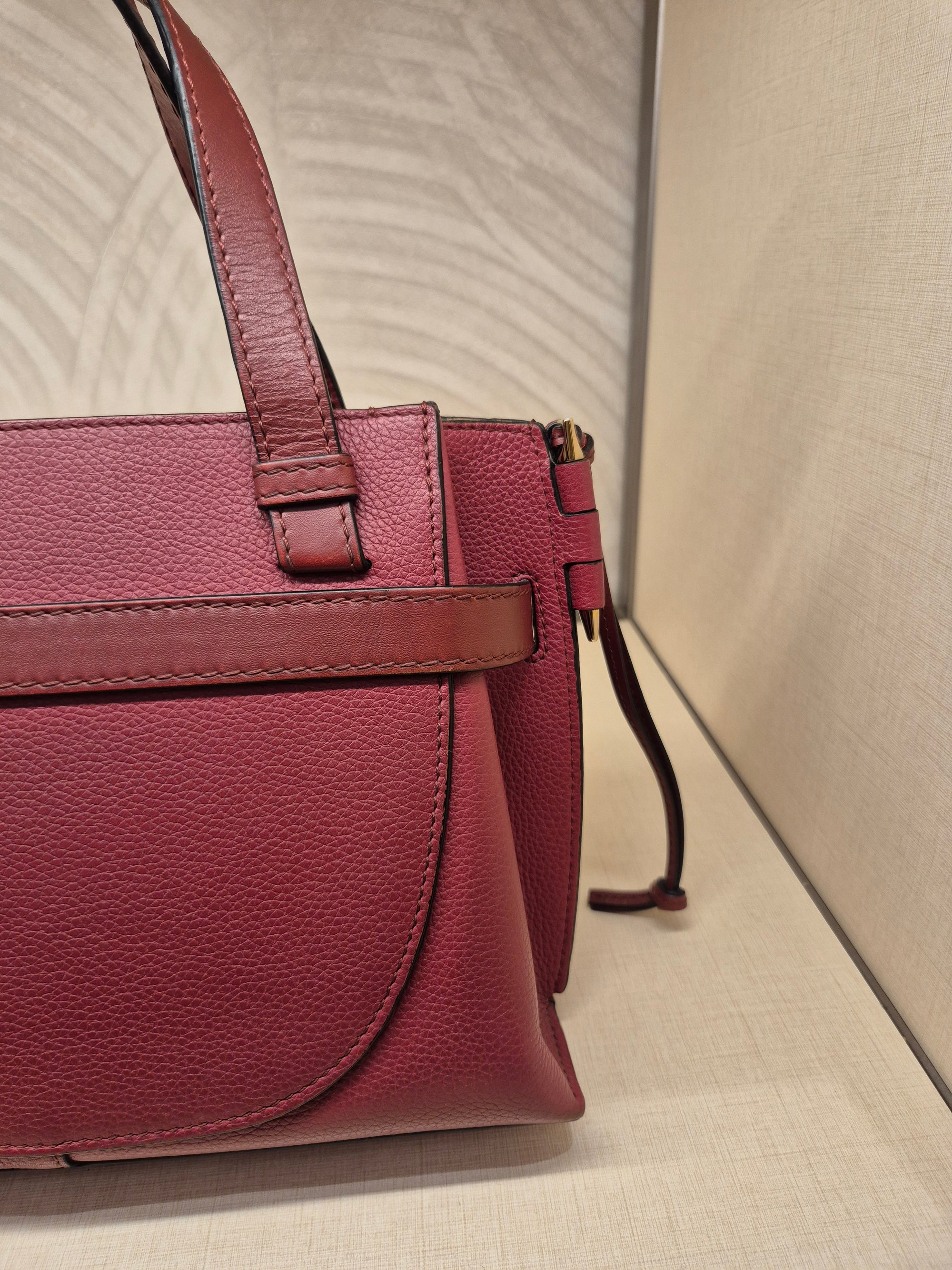 Loewe Gate Tophand