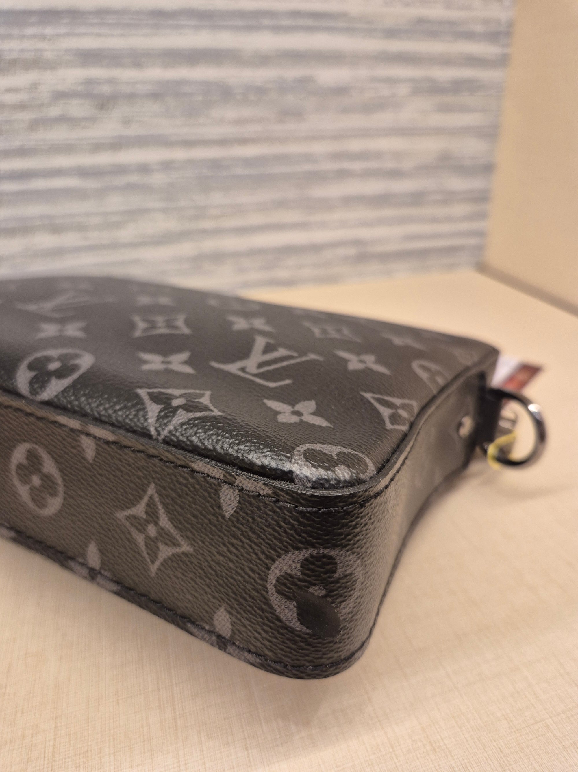 Louis Vuitton Trio Mesenger Monogram Eclipse