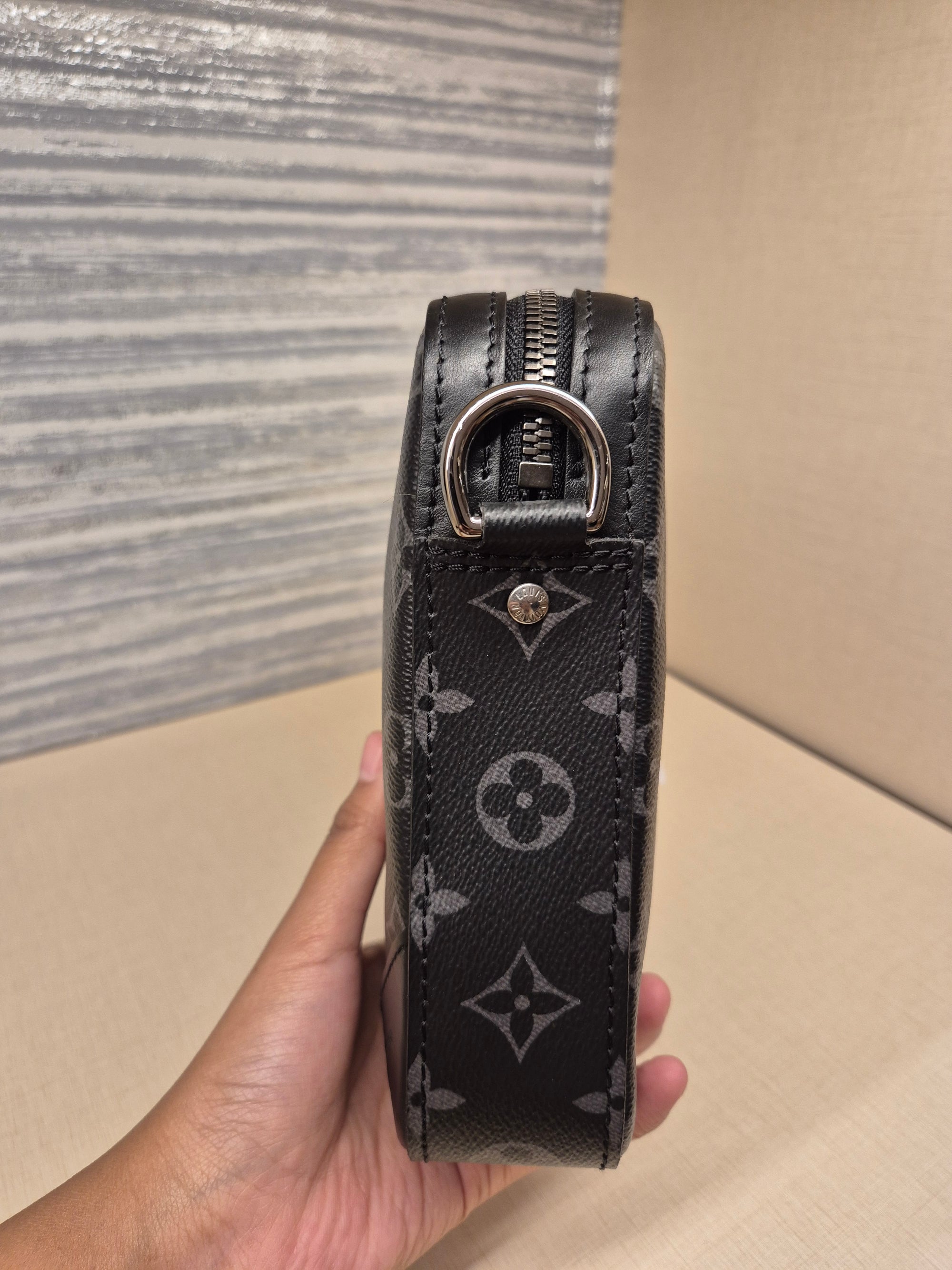 Louis Vuitton Trio Mesenger Monogram Eclipse
