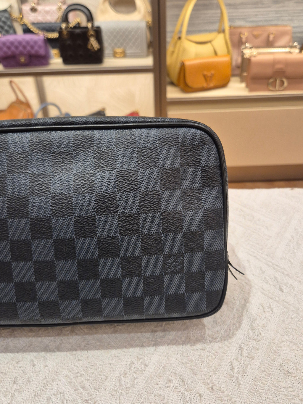 LV Toilet Pouch Damier Graphite