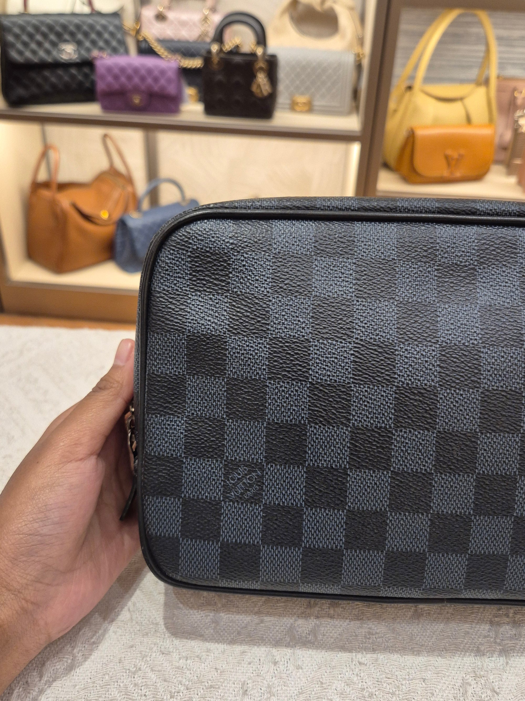 LV Toilet Pouch Damier Graphite