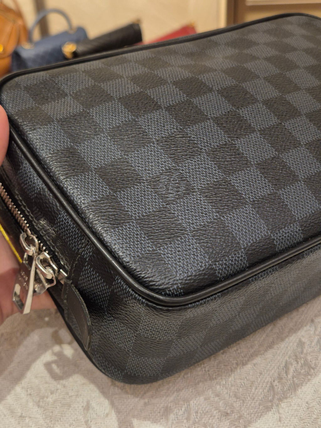 LV Toilet Pouch Damier Graphite