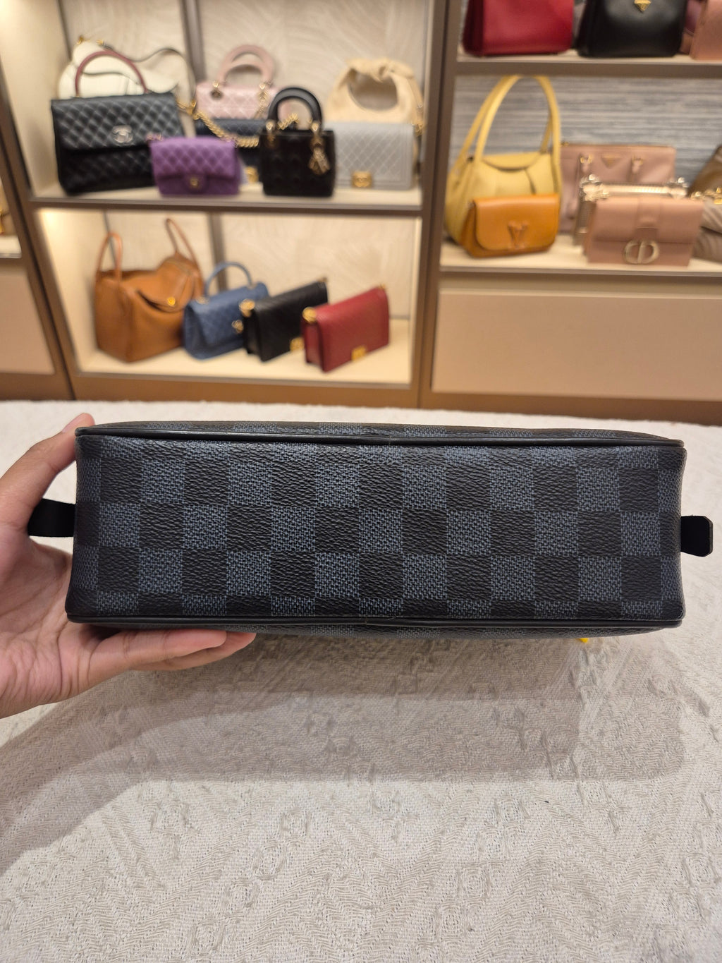LV Toilet Pouch Damier Graphite